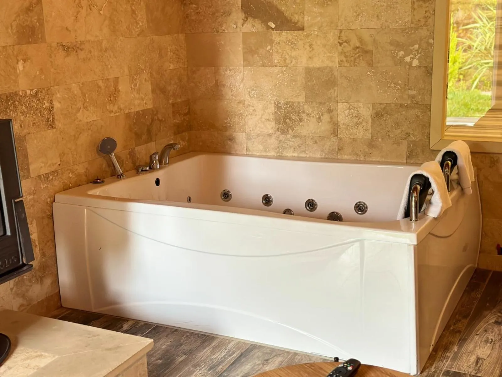 Hot Tub in 216 North Hotel