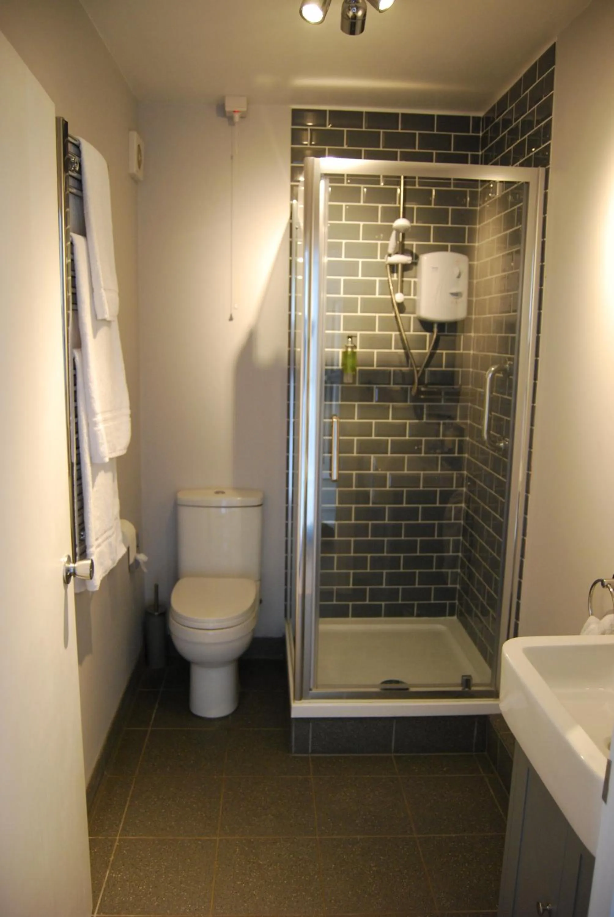 Bathroom in Hare & Hounds Bed & Breakfast