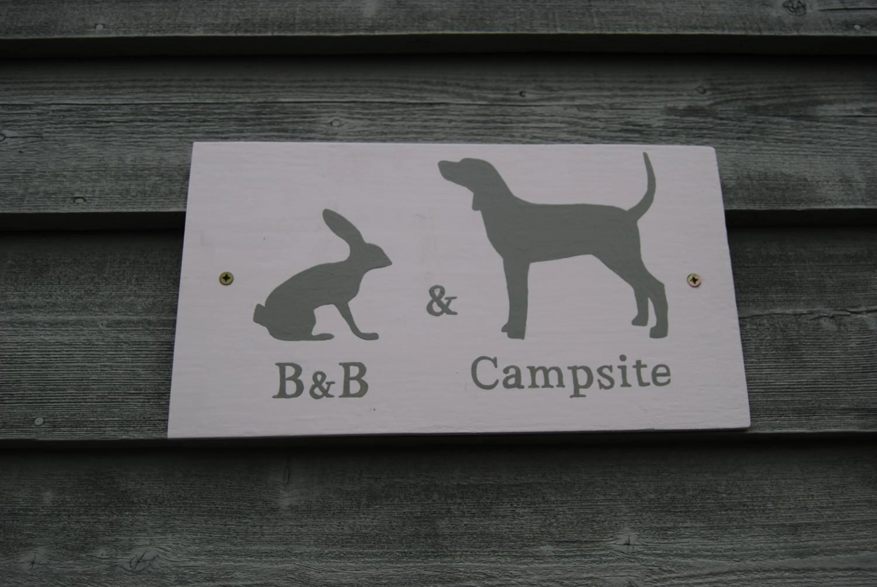Logo/Certificate/Sign in Hare & Hounds Bed & Breakfast