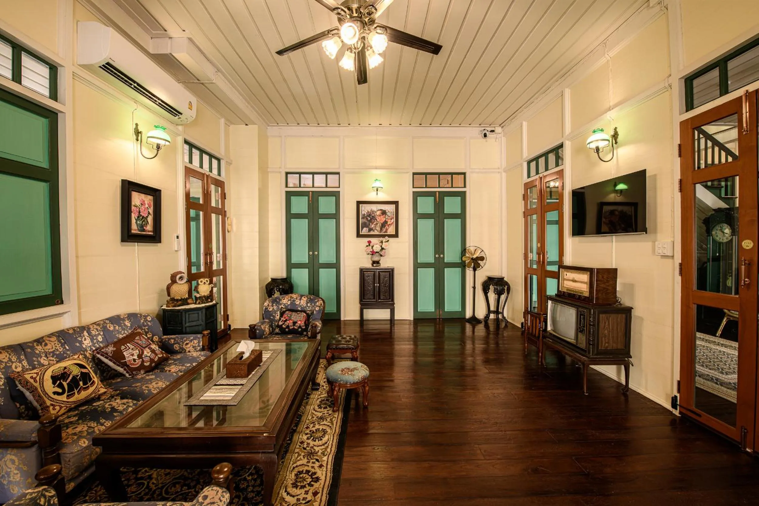 Communal lounge/ TV room in Wallaya Heritage Stay