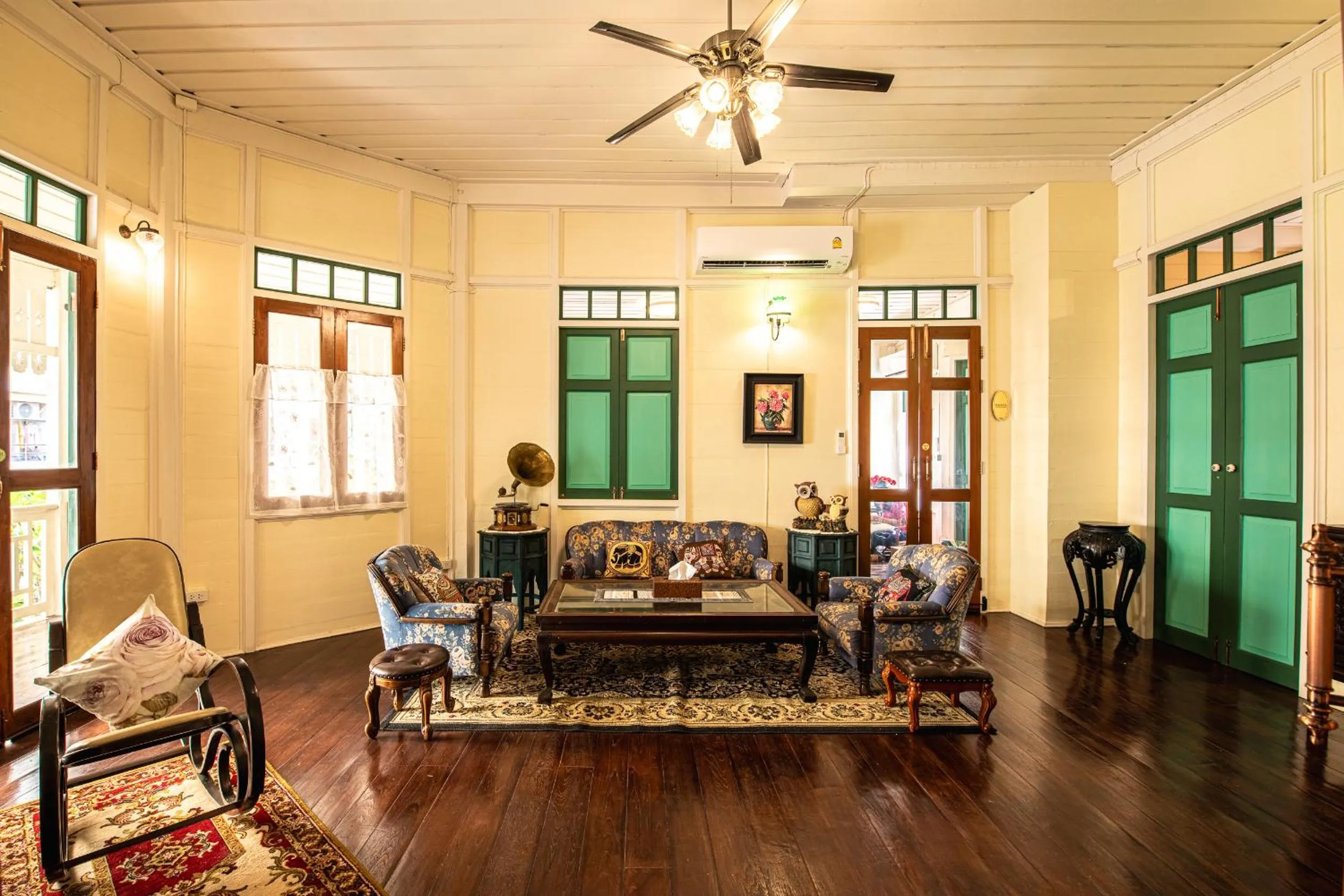 Communal lounge/ TV room in Wallaya Heritage Stay