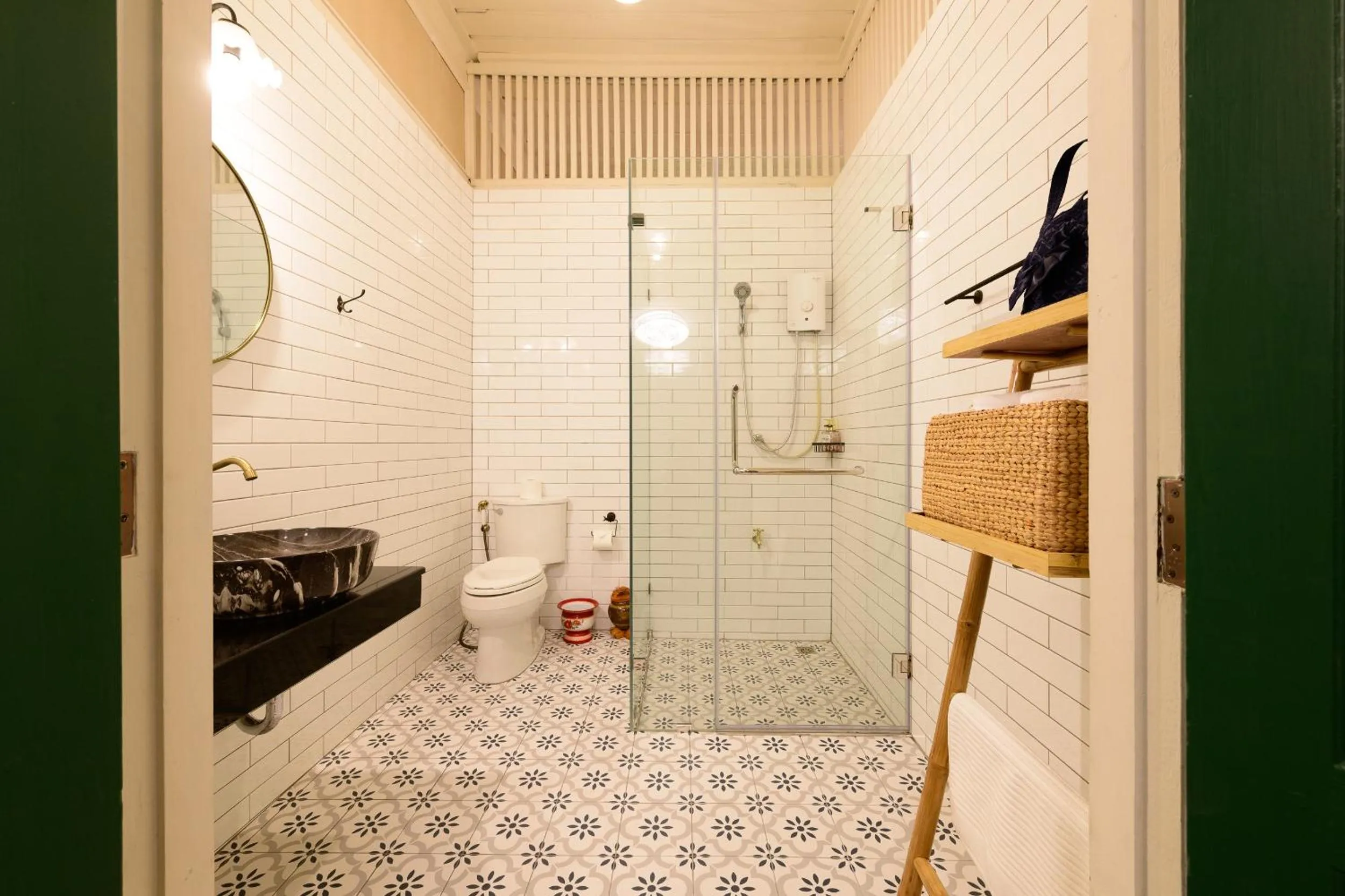 Shower in Wallaya Heritage Stay