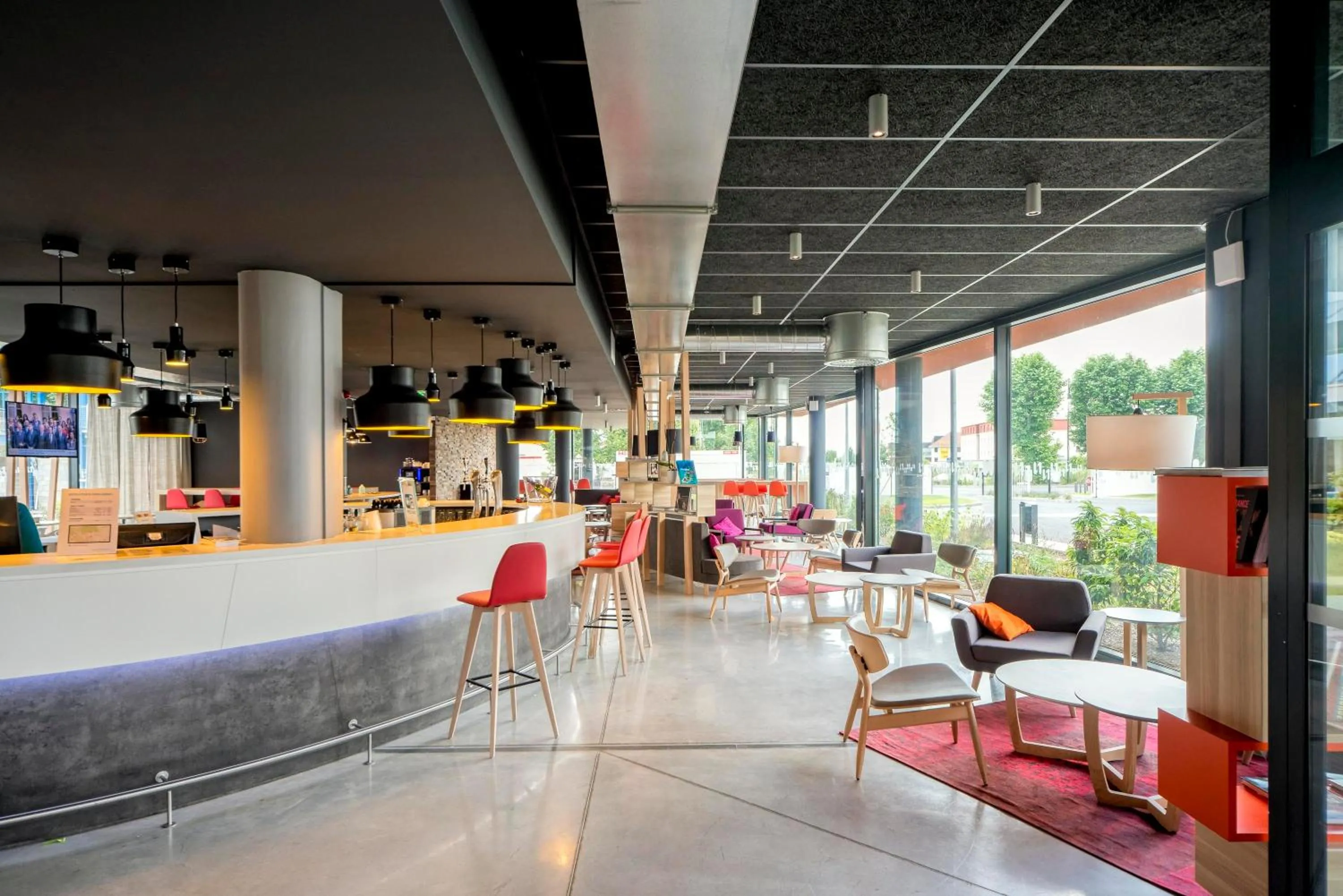 Lounge or bar in Nomad Paris Roissy CDG