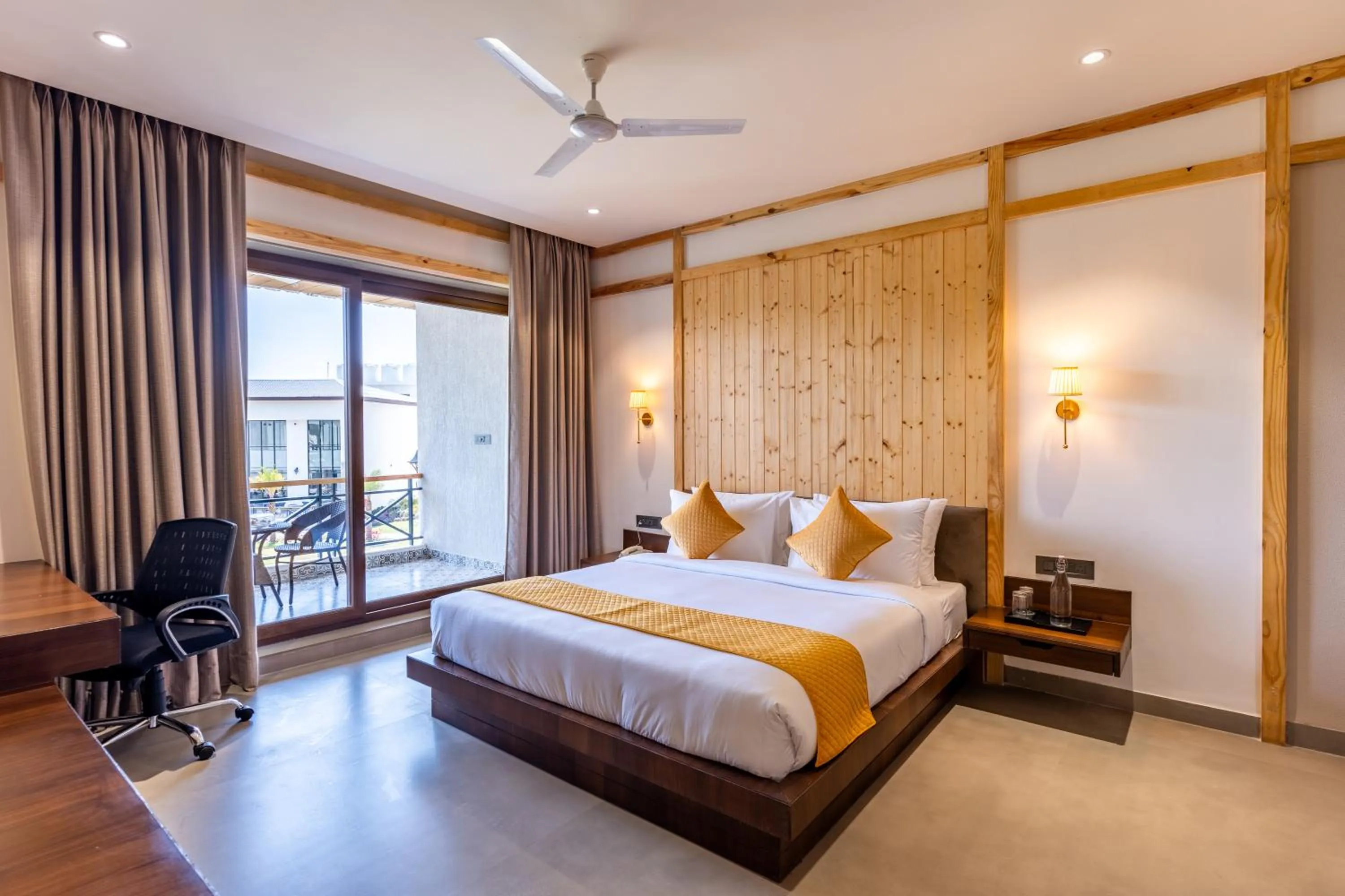 Bedroom, Bed in Shervani Pebbles & Pines Resort & Spa, Corbett