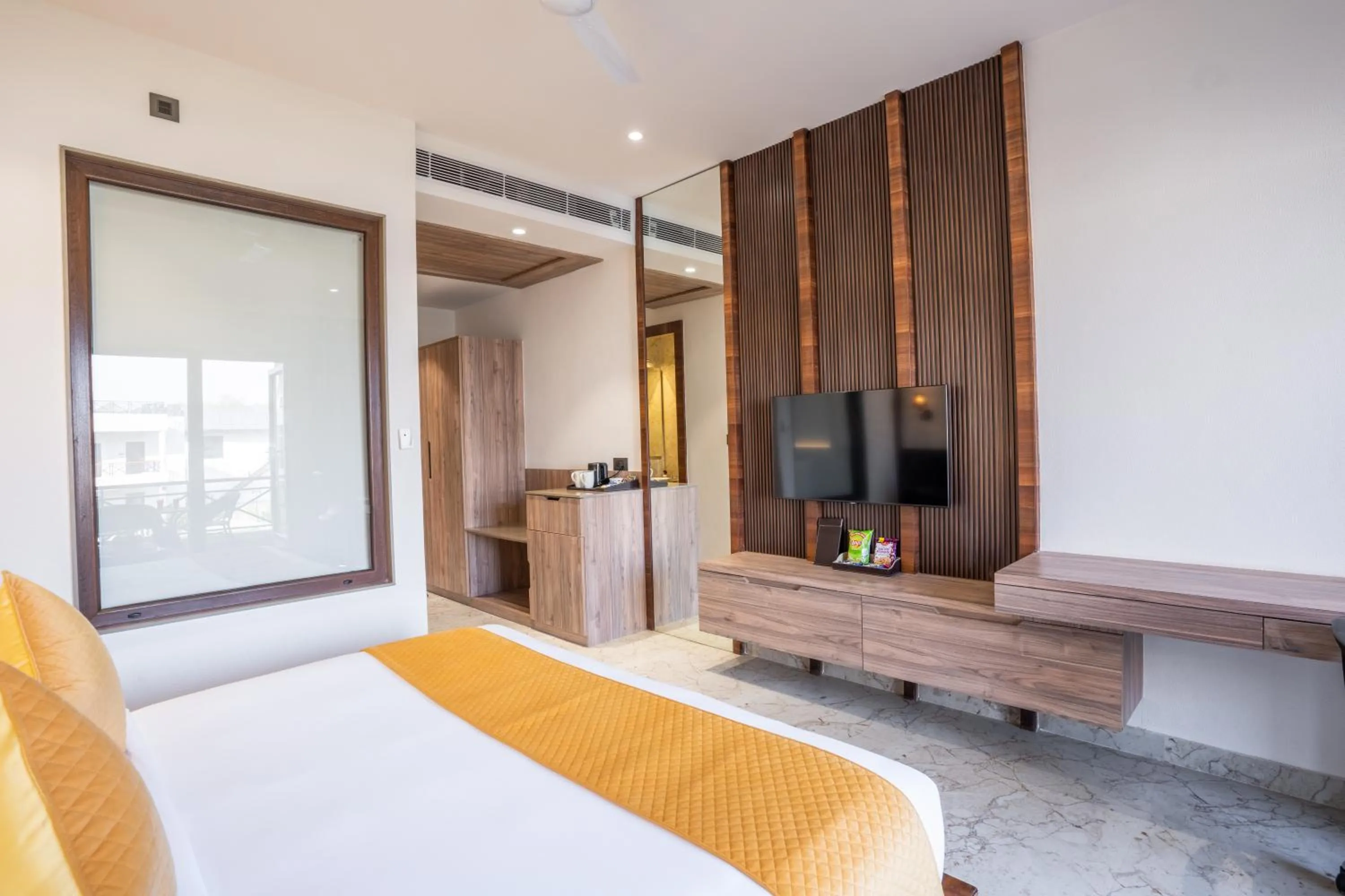 Bedroom, Bed in Shervani Pebbles & Pines Resort & Spa, Corbett