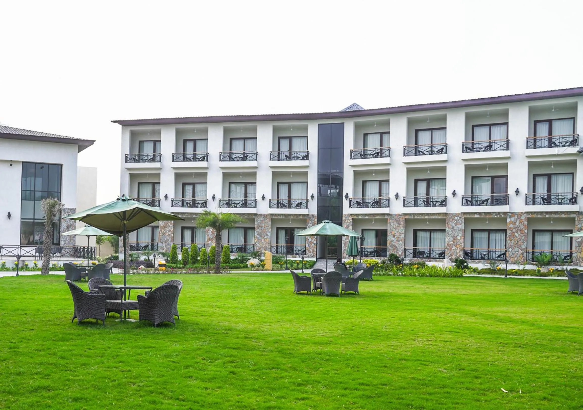 Garden in Shervani Pebbles & Pines Resort & Spa, Corbett