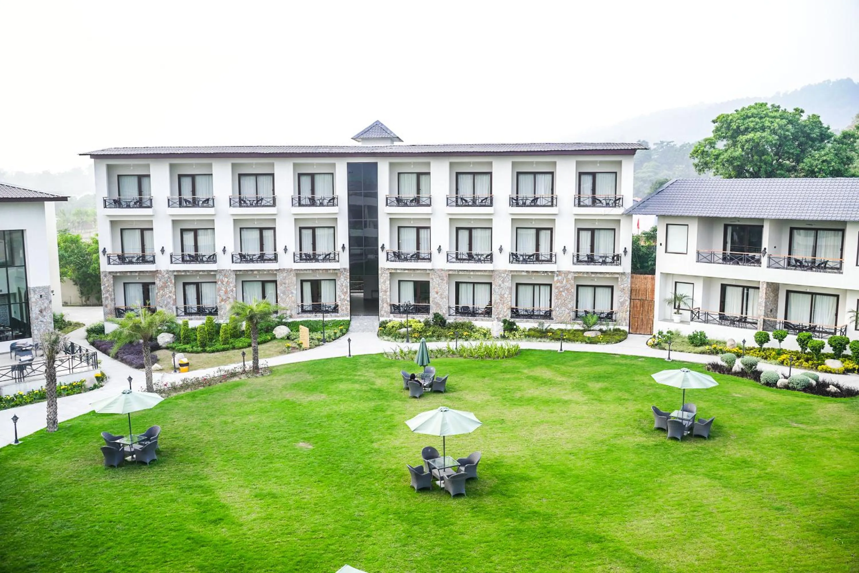 Garden in Shervani Pebbles & Pines Resort & Spa, Corbett