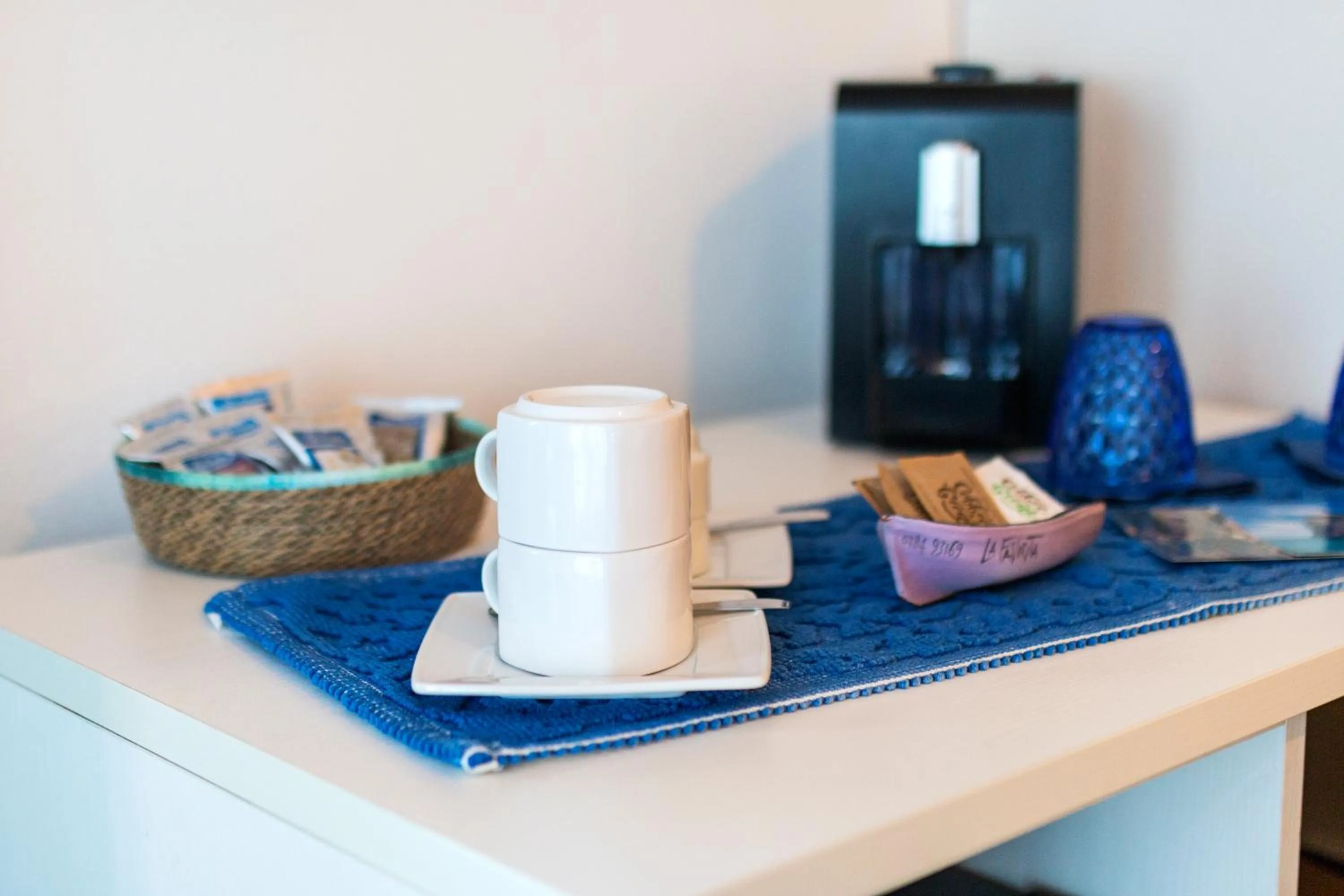 Coffee/tea facilities in La Favorita Hotel