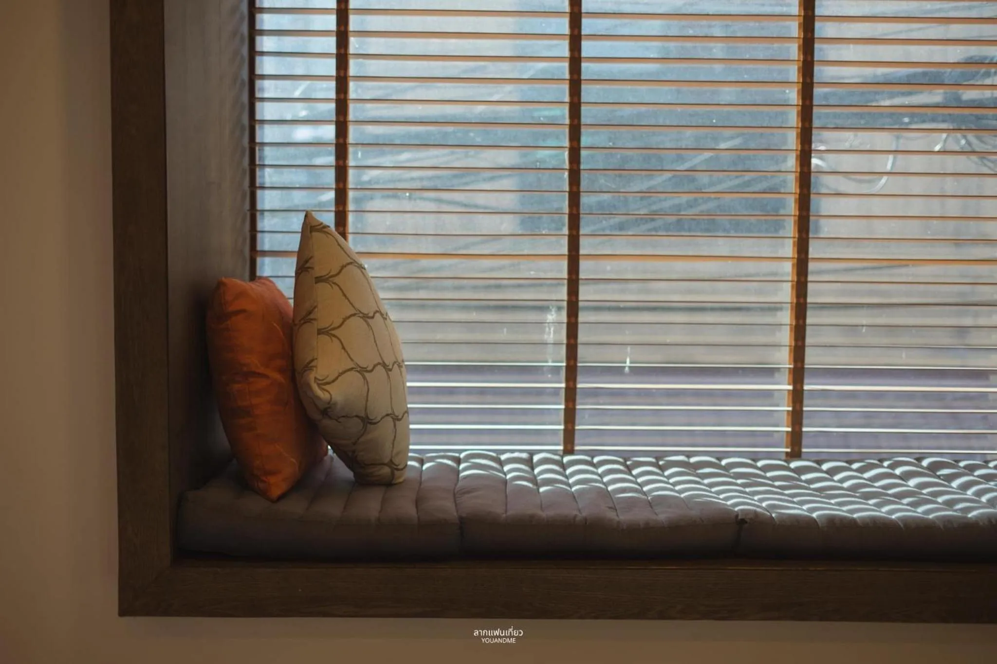 Seating area, Bed in The Folkster House Chiangkhan