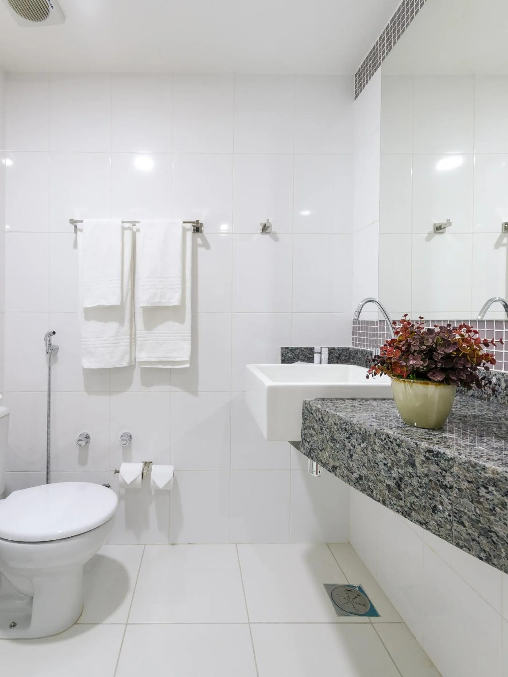 Bathroom in Seleto Hotel