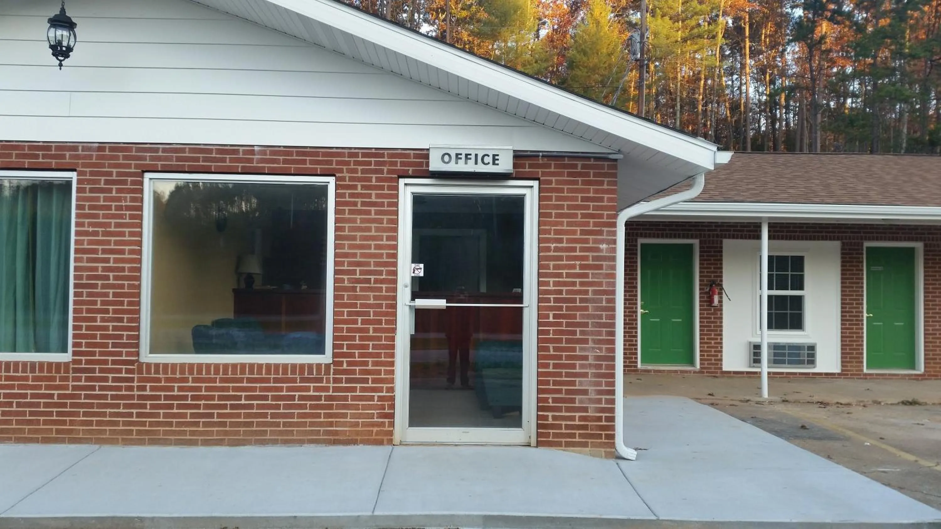 Facade/entrance in Murphy Motel