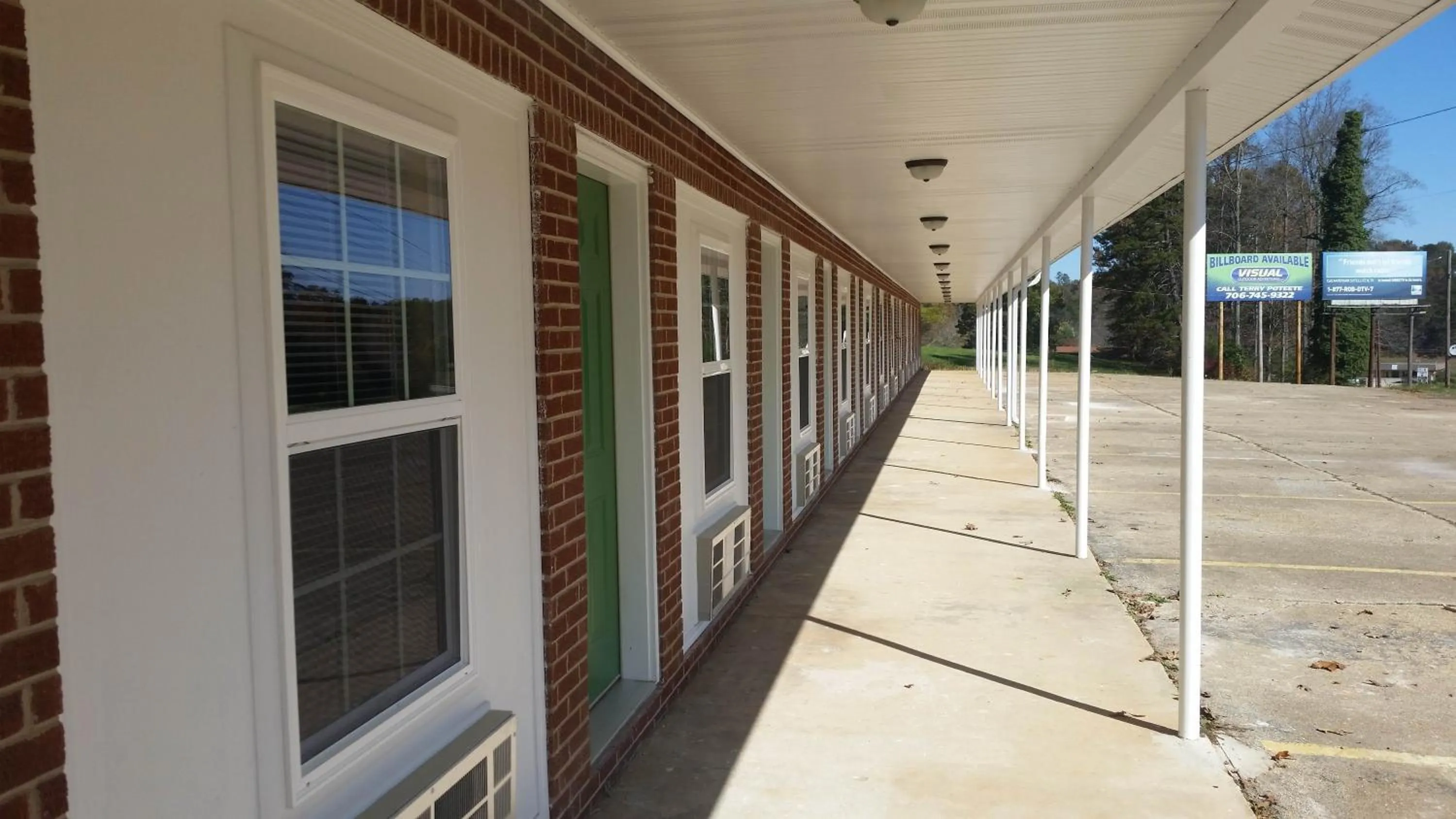 Facade/entrance in Murphy Motel