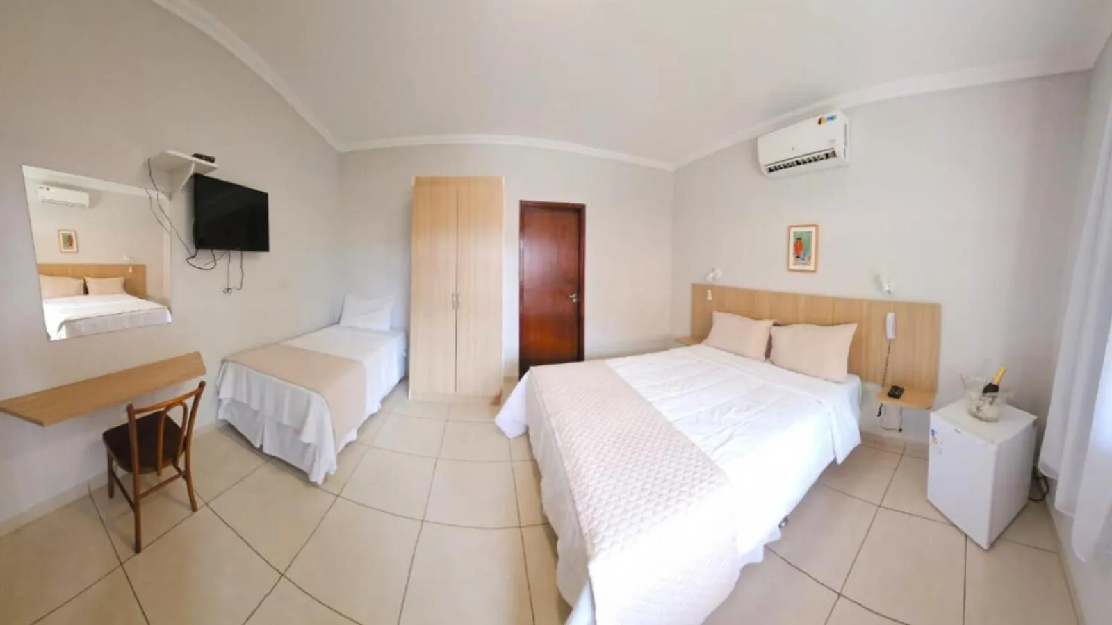 Bed in Vila Francesa Hotel