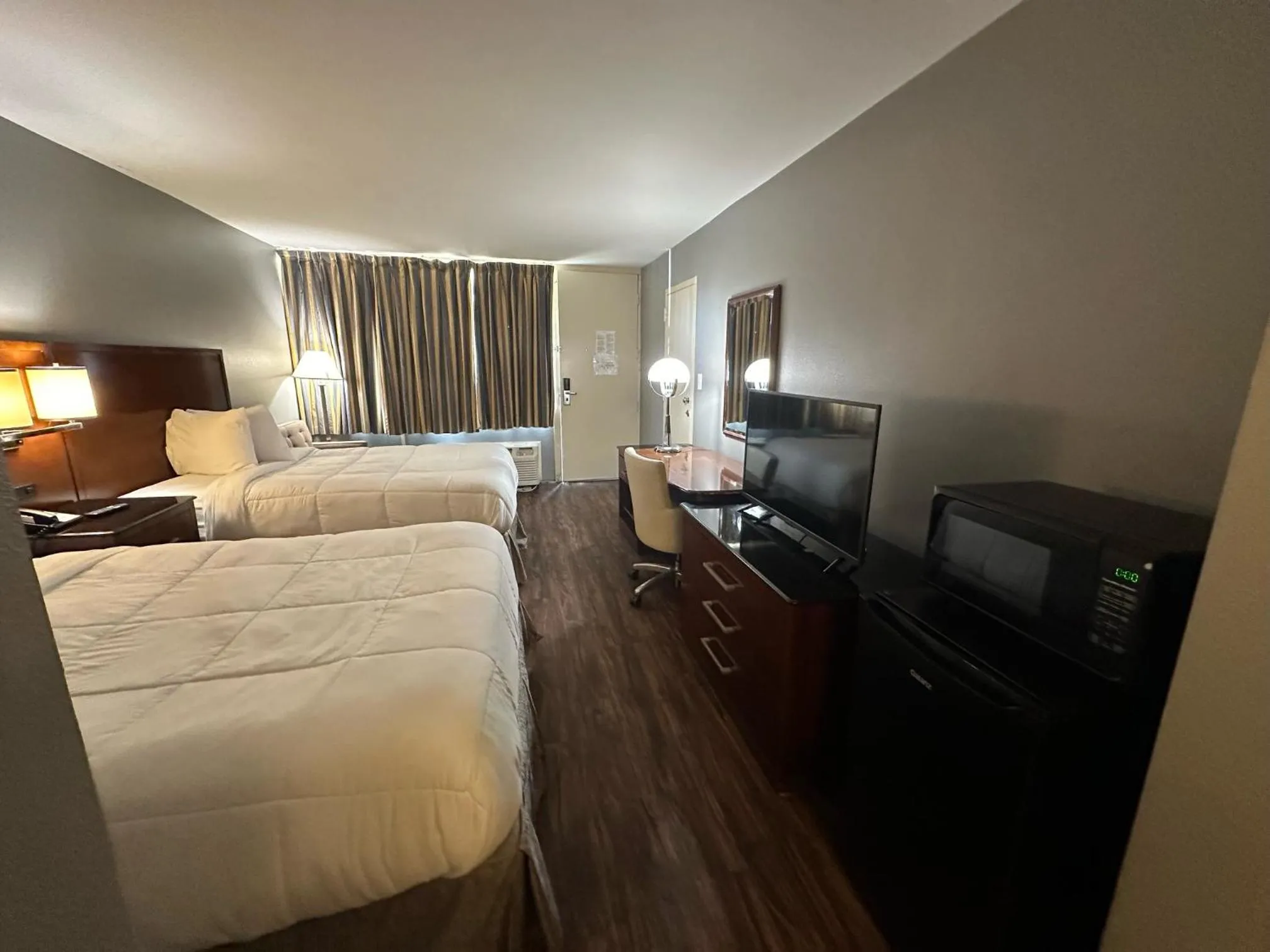 Bed in Gateway Hotel