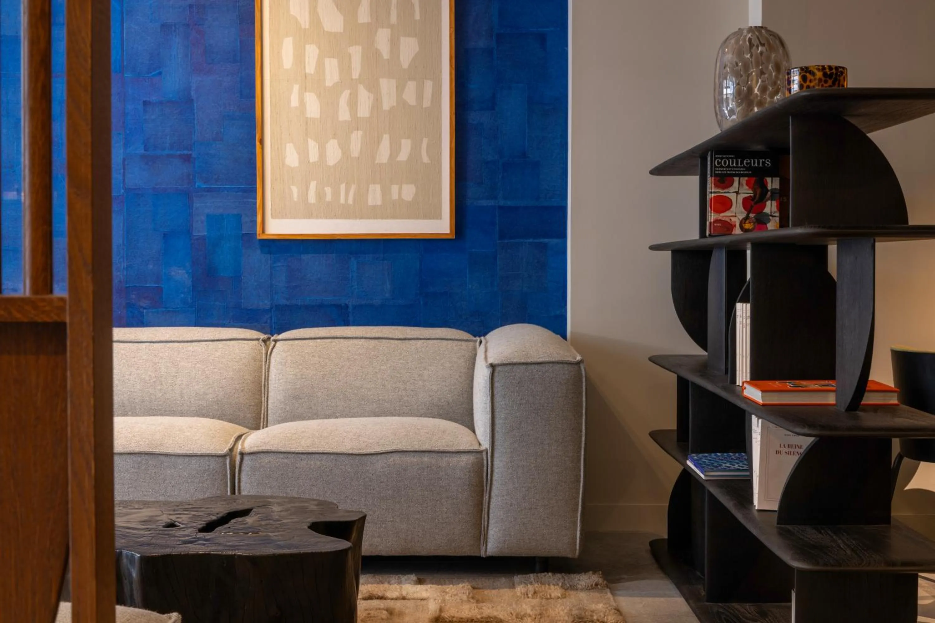 Lounge or bar in Hôtel Cristal Champs Elysées