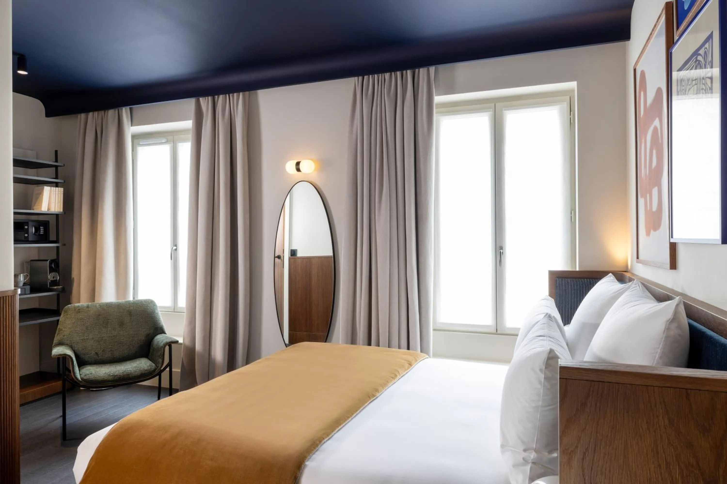 Photo of the whole room, Bed in Hôtel Cristal Champs Elysées