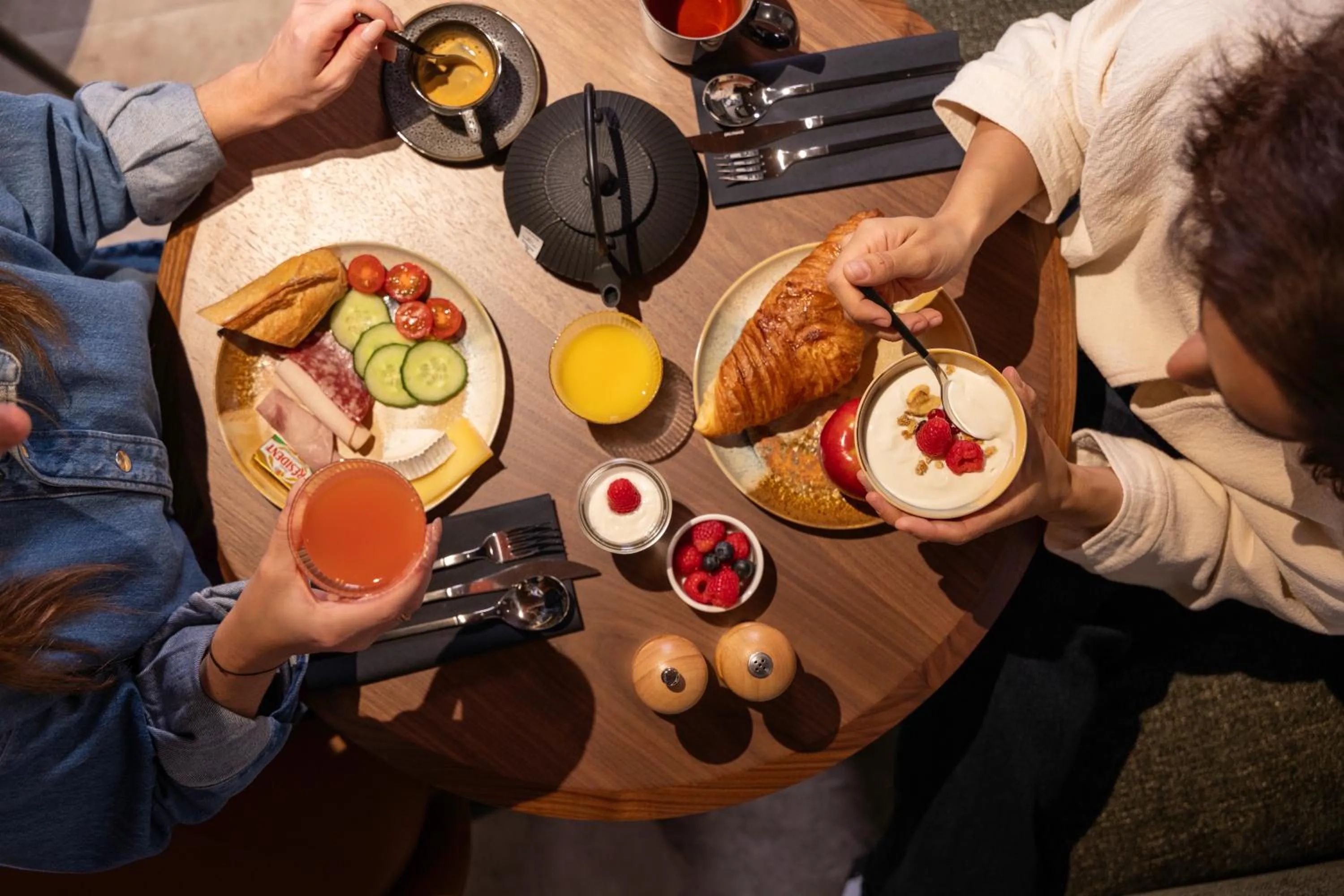 Buffet breakfast in Hôtel Cristal Champs Elysées