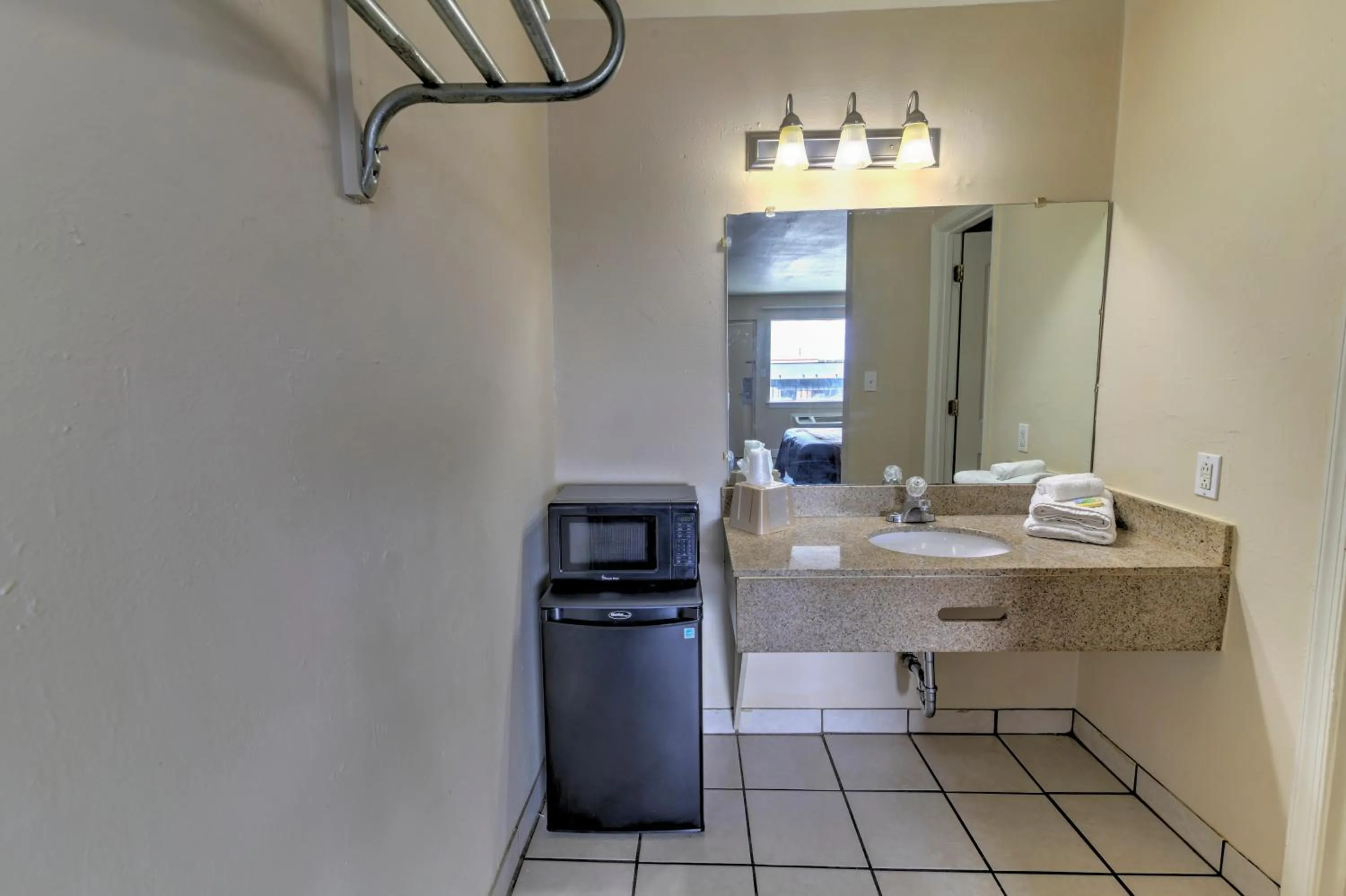 Bathroom in Budget Lodge Churchland
