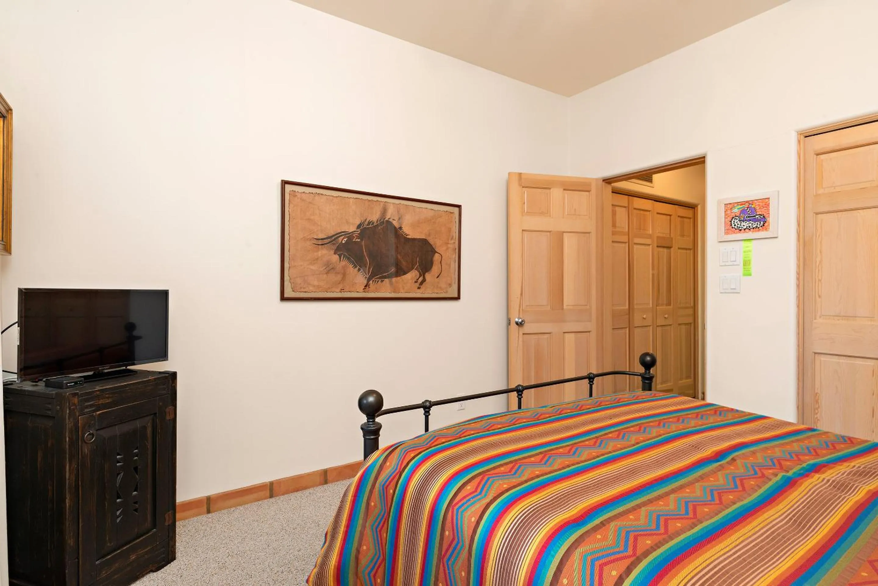 Bedroom, Bed in Quail run