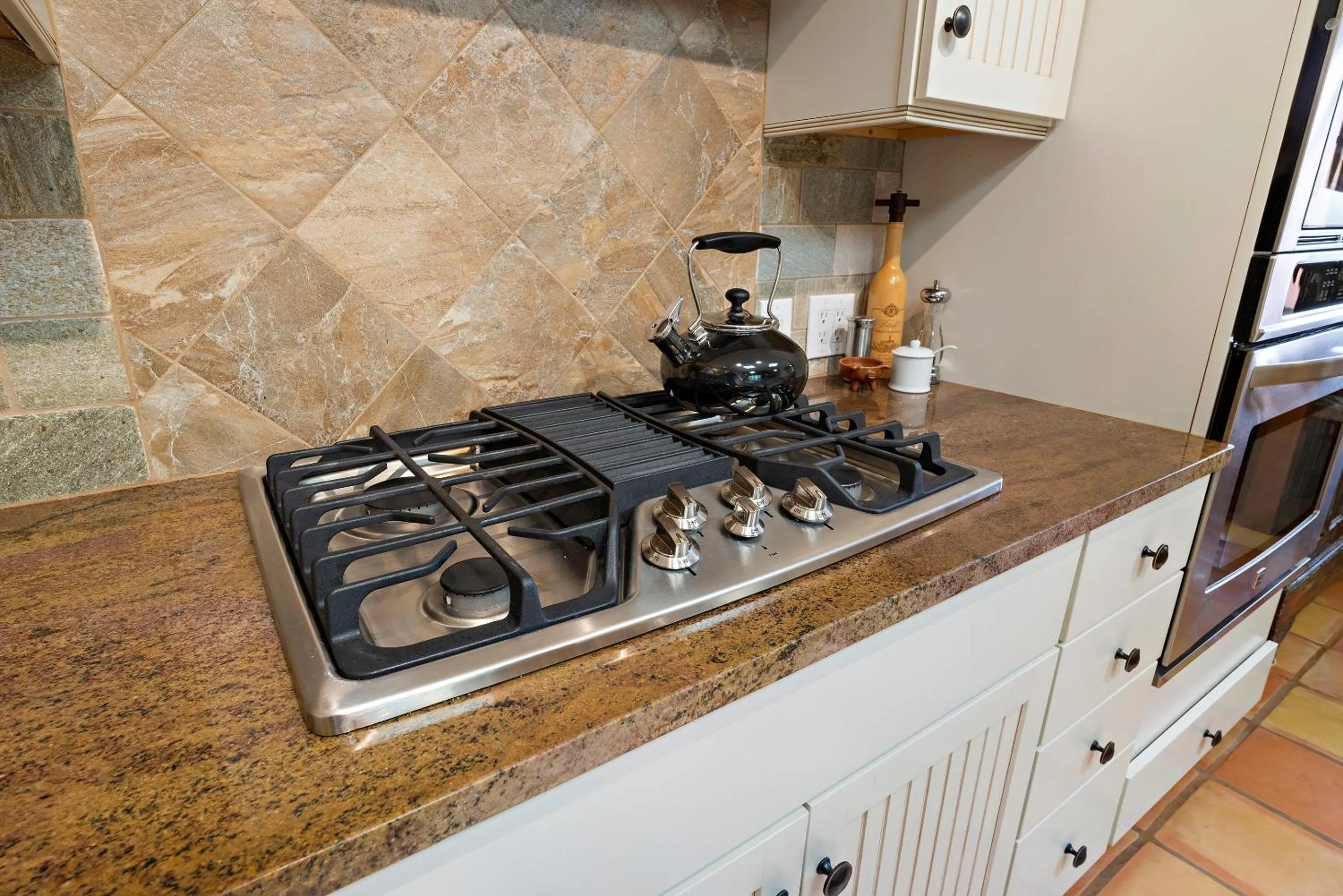 Kitchen or kitchenette in Quail run