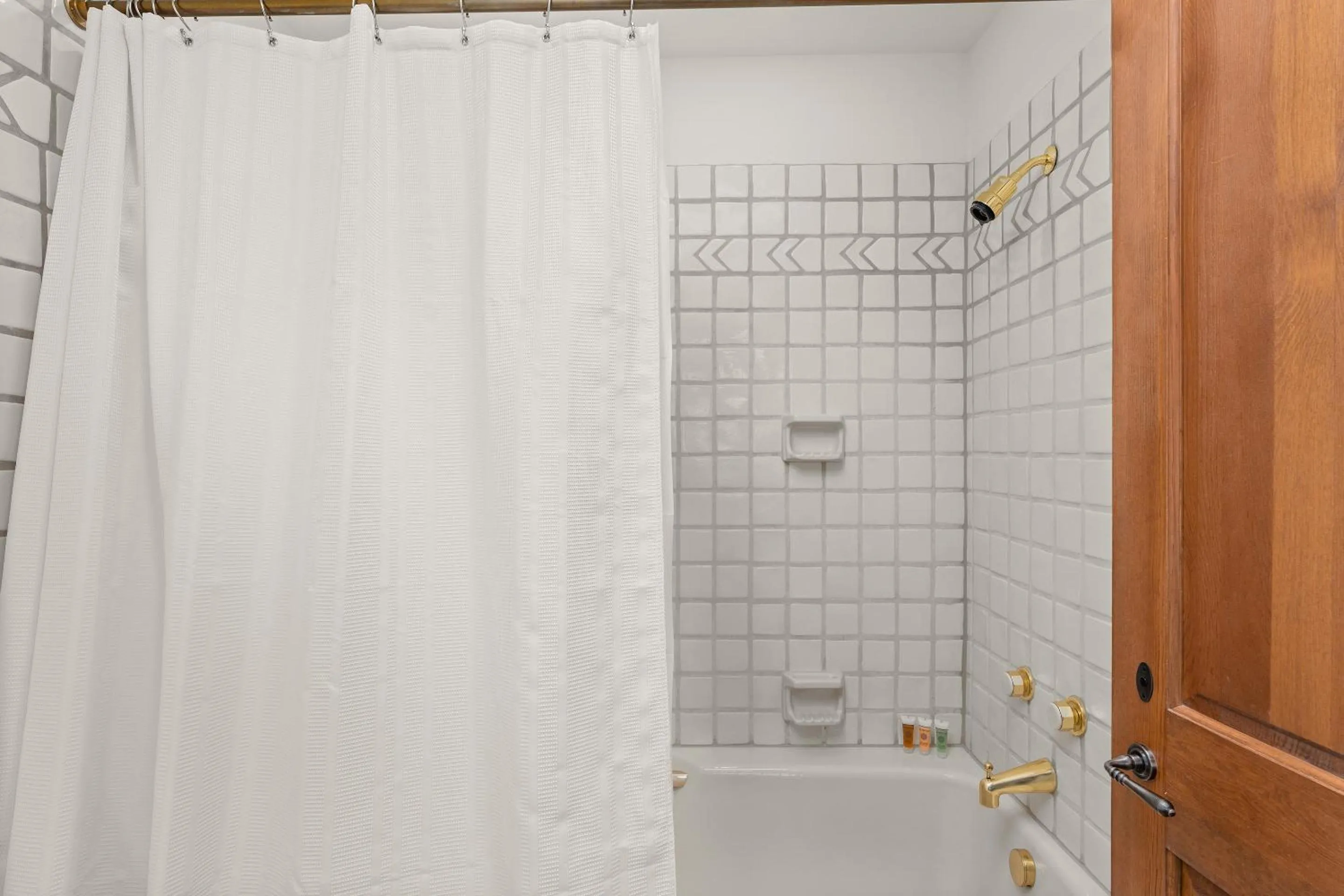 Shower in Quail run