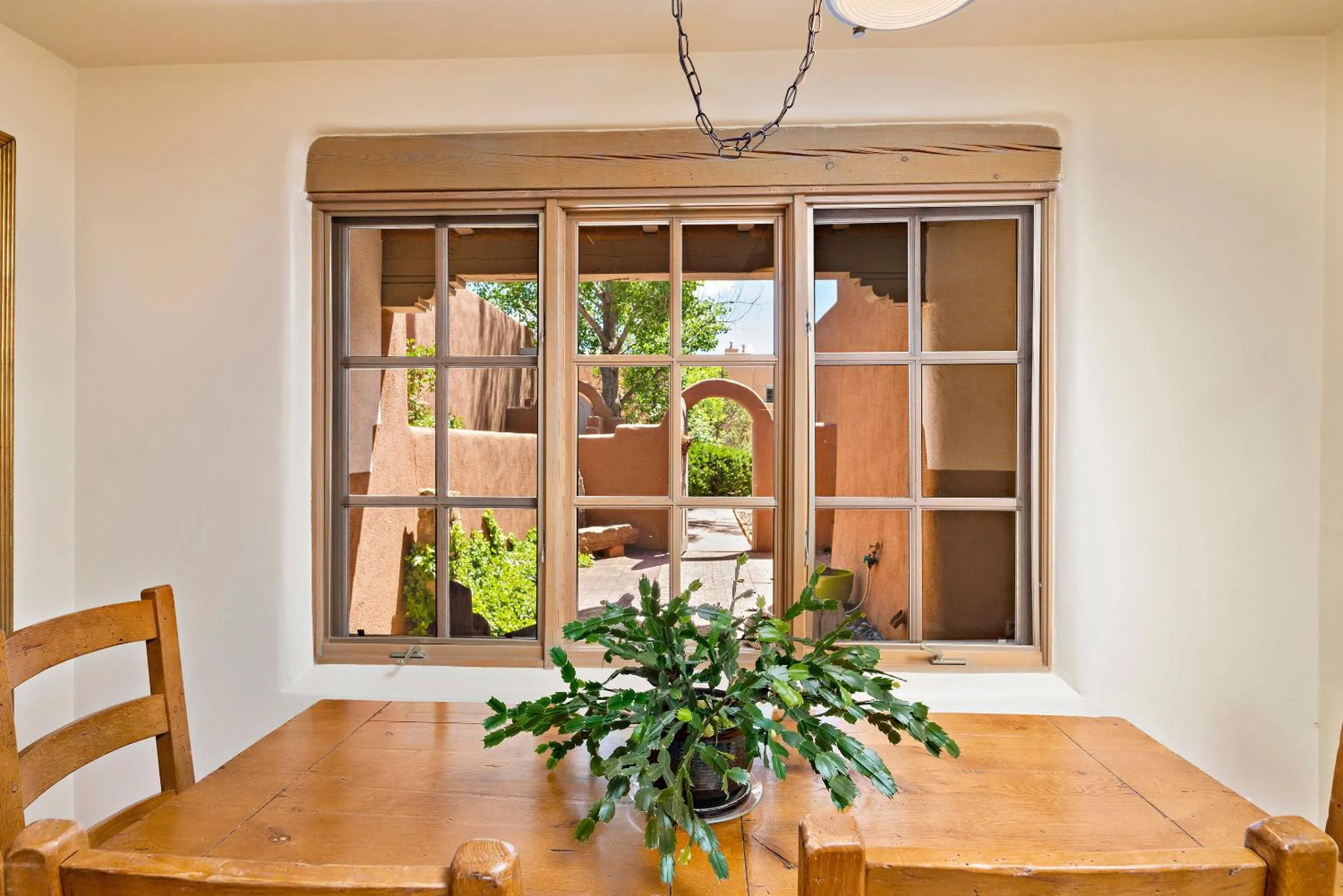 Dining area in Quail run