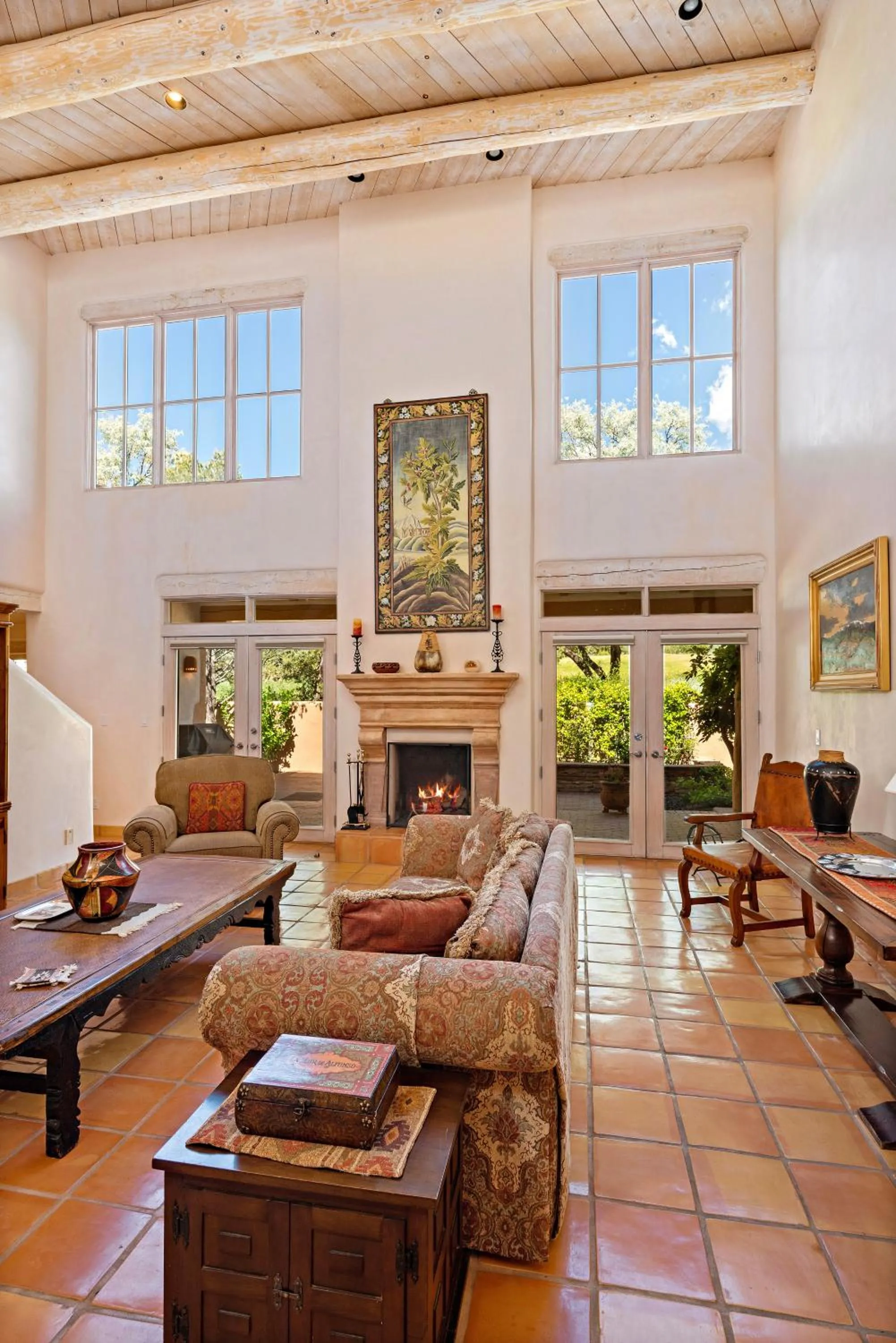 Living room in Quail run
