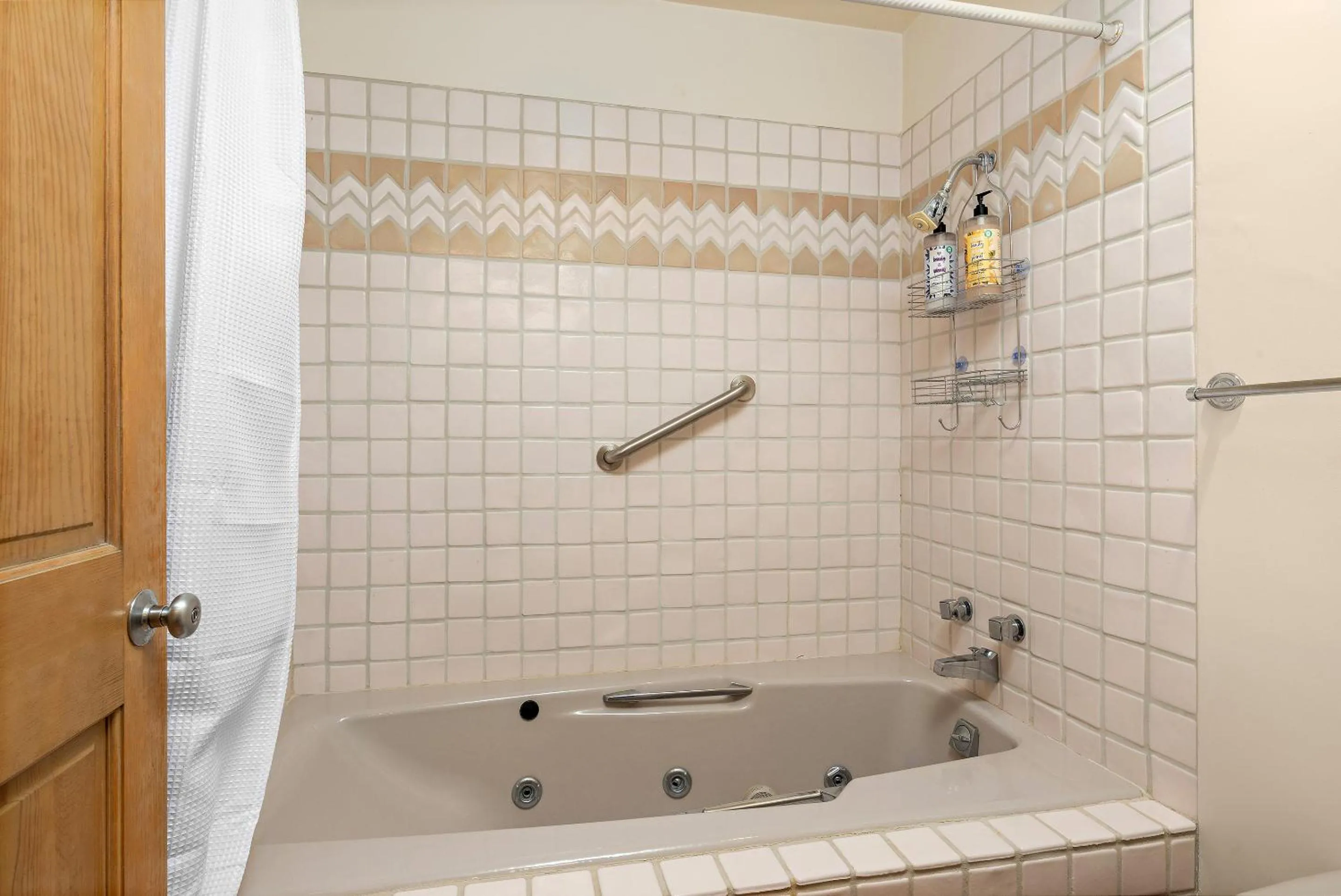 Shower in Quail run