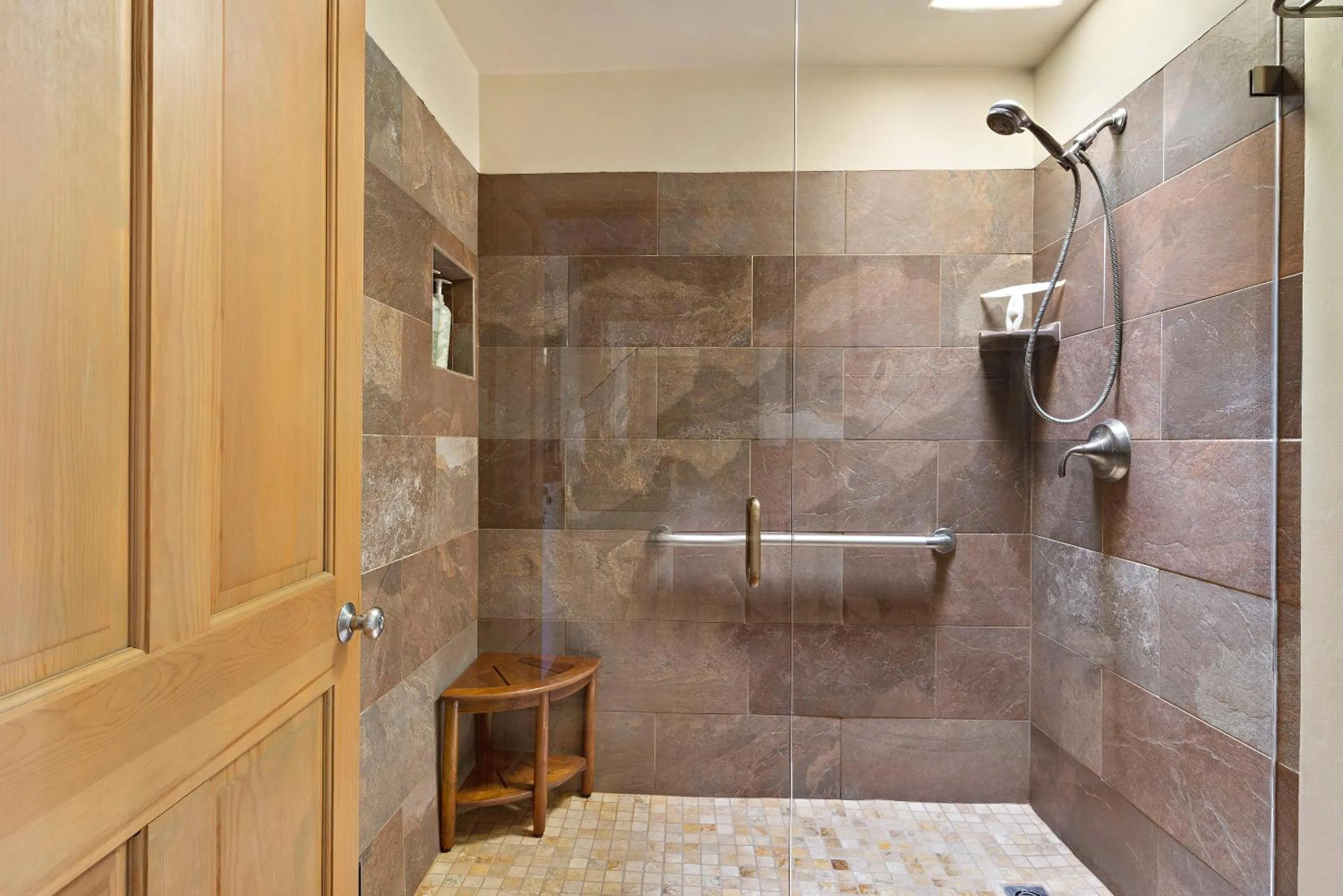 Shower in Quail run
