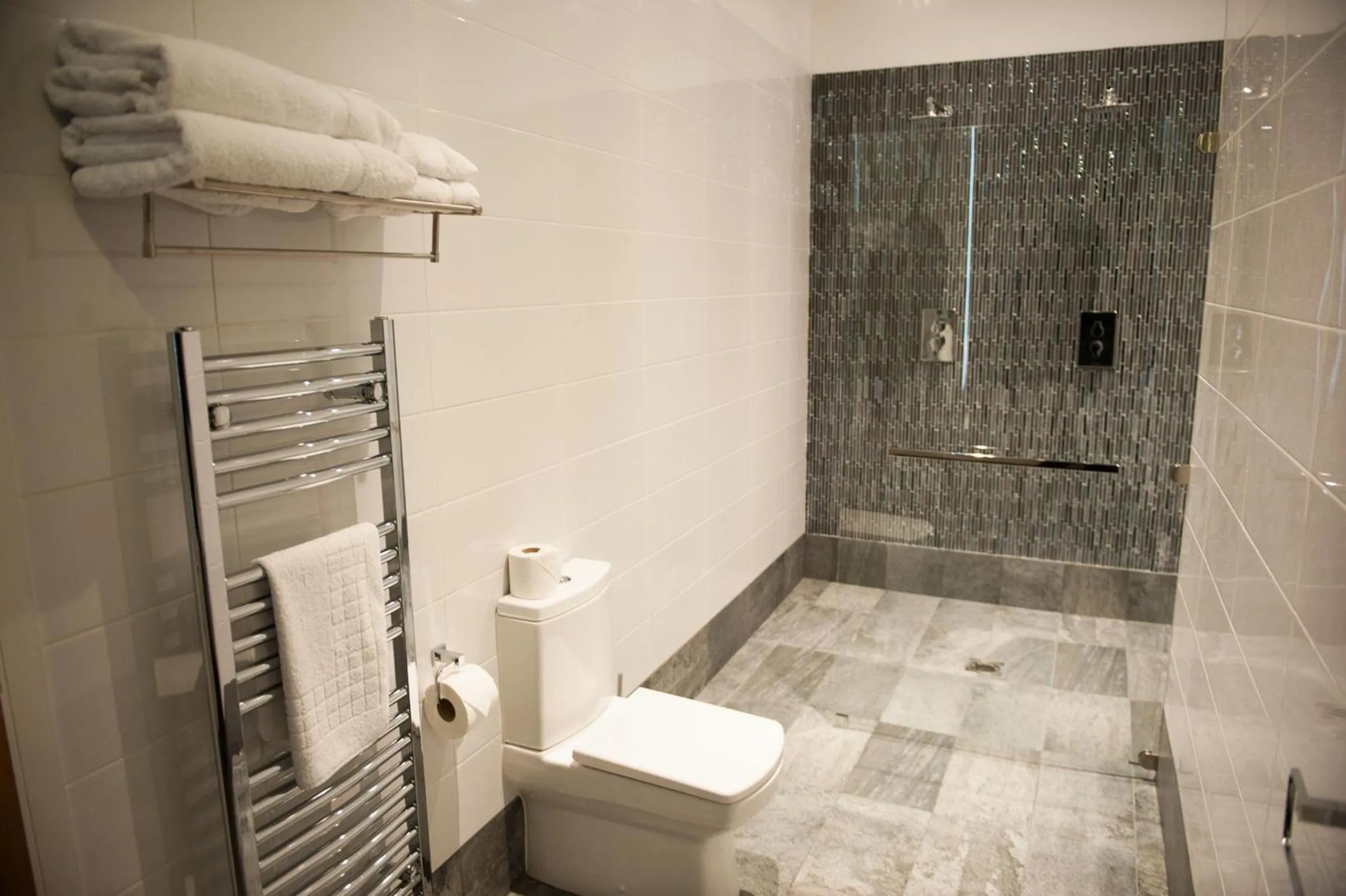 Shower in Hotel Forty One