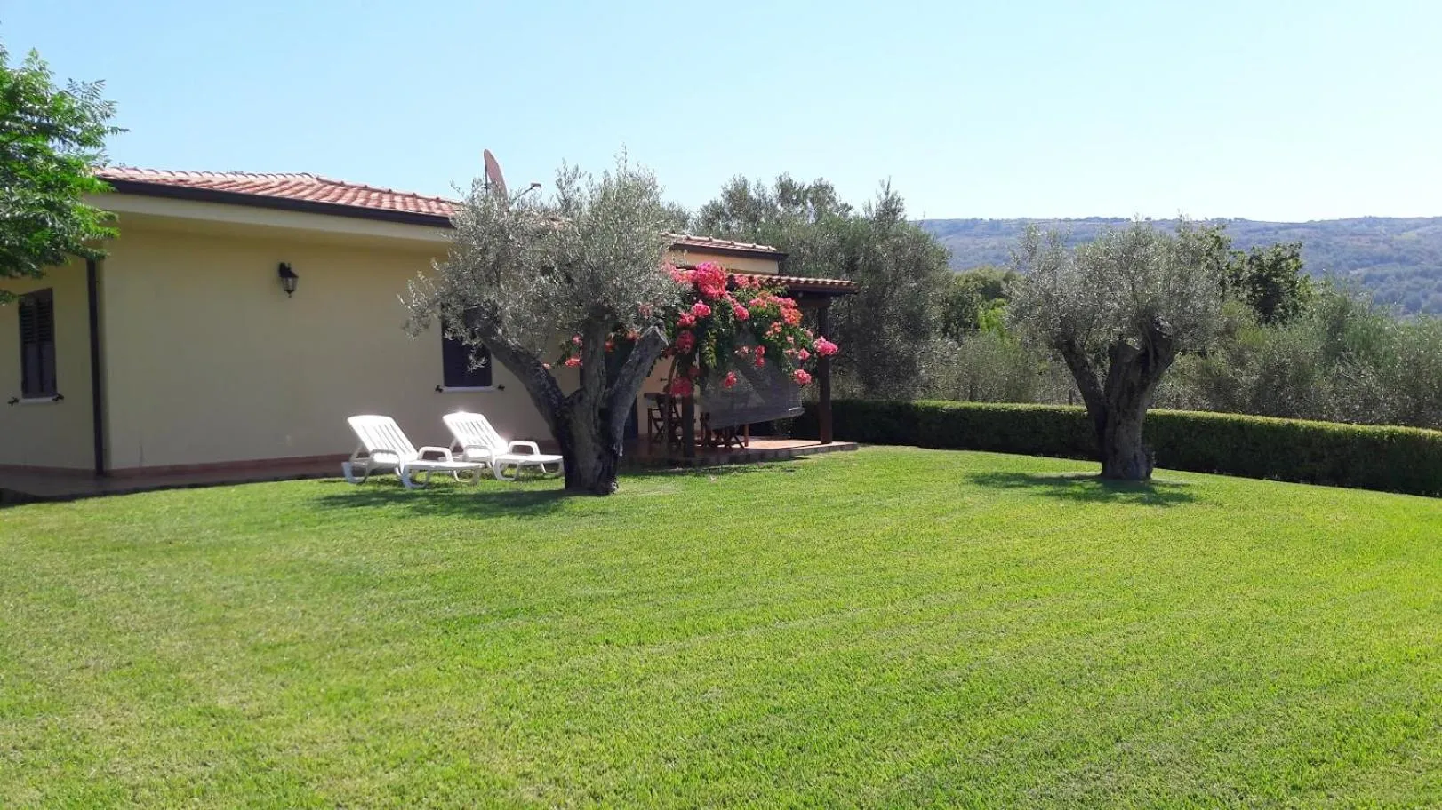 Property building in Villa Mimosa Tropea