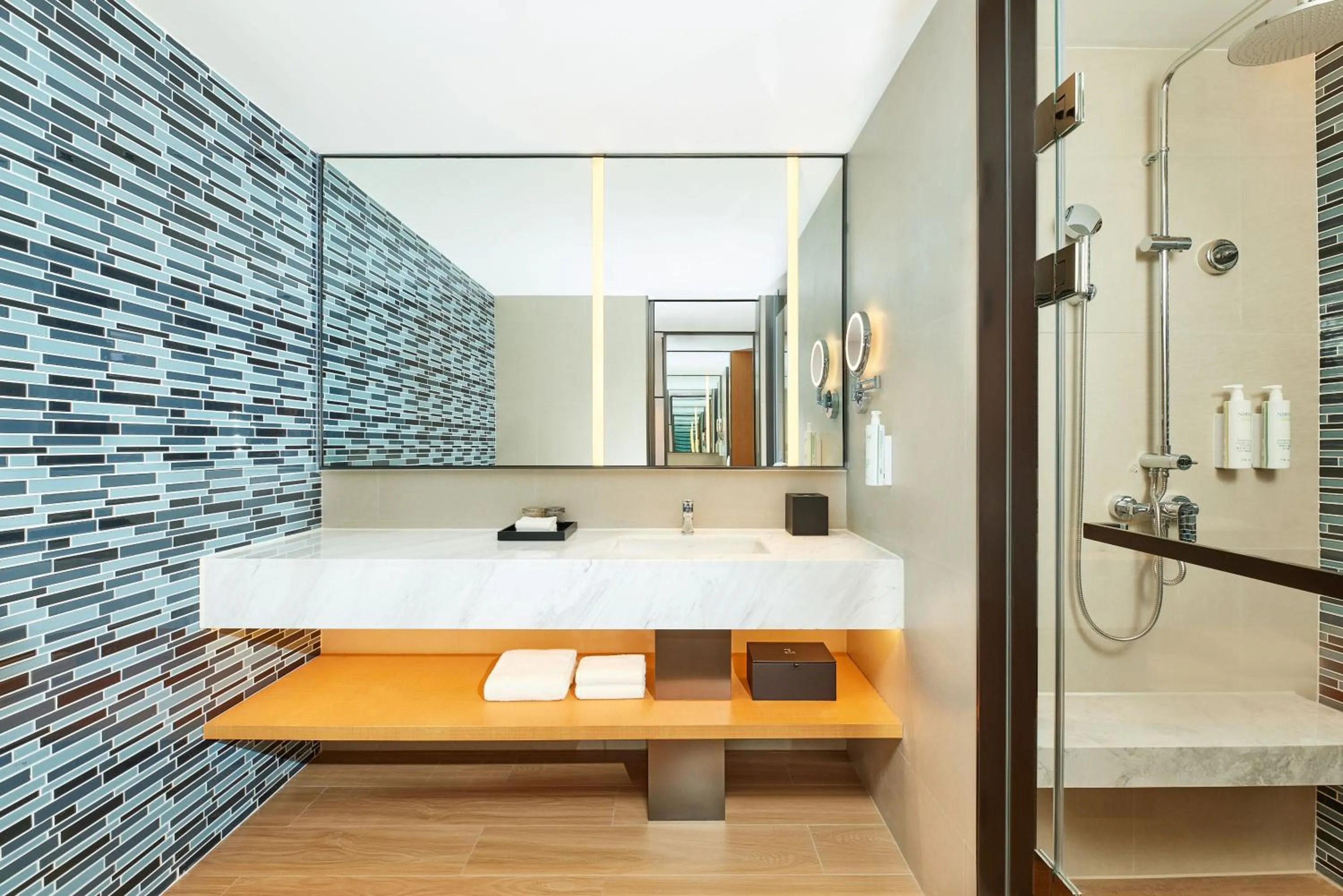 Bathroom in Fairfield by Marriott Guangzhou Konggang