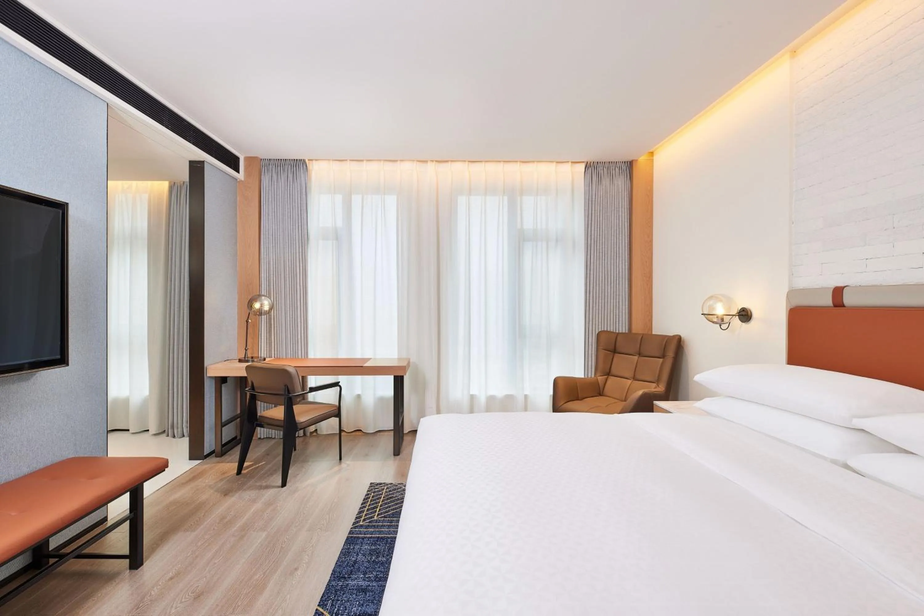 Photo of the whole room, Bed in Four Points by Sheraton Changsha, Tianxin