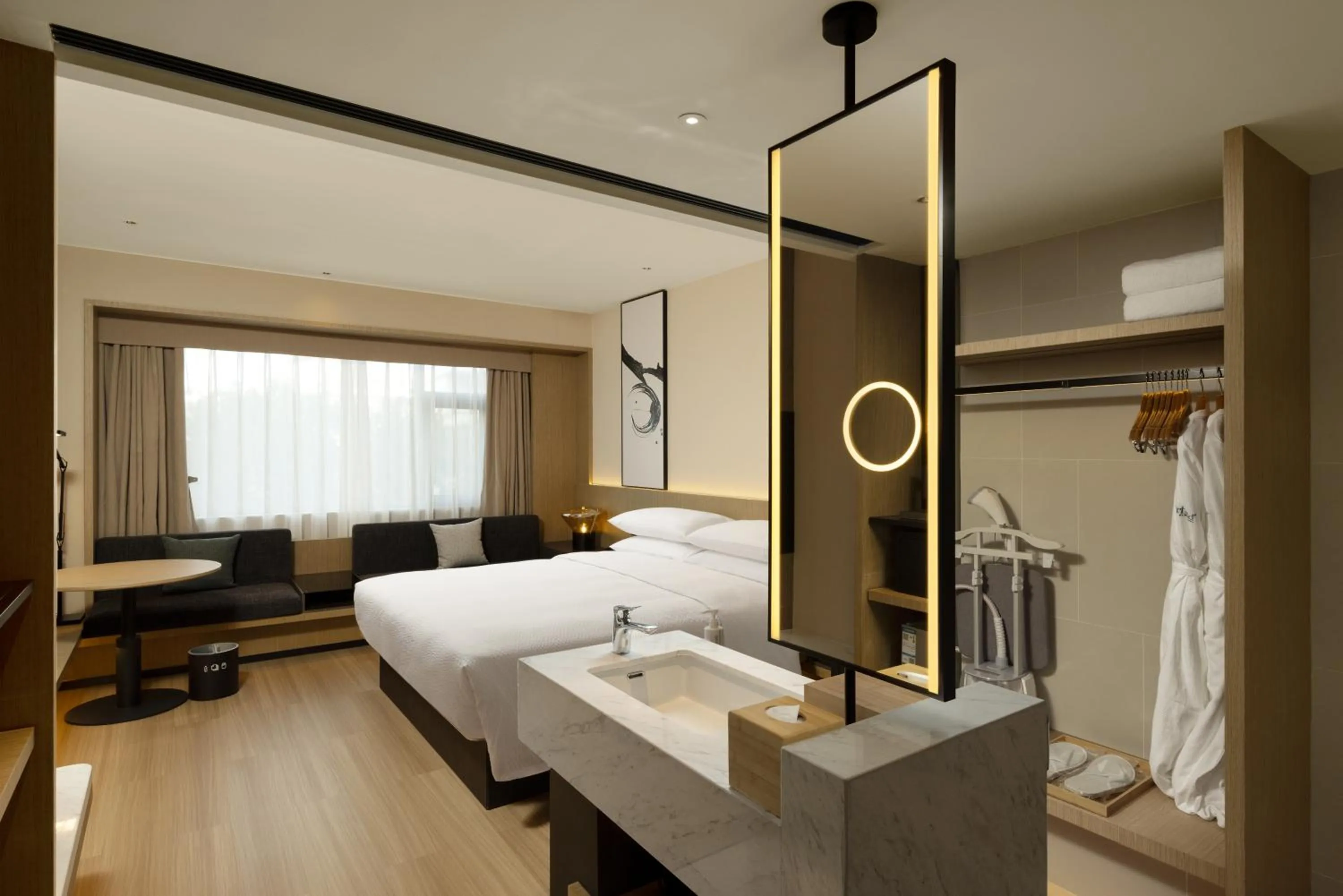 Photo of the whole room, Bed in Fairfield by Marriott Lijiang Ancient Town