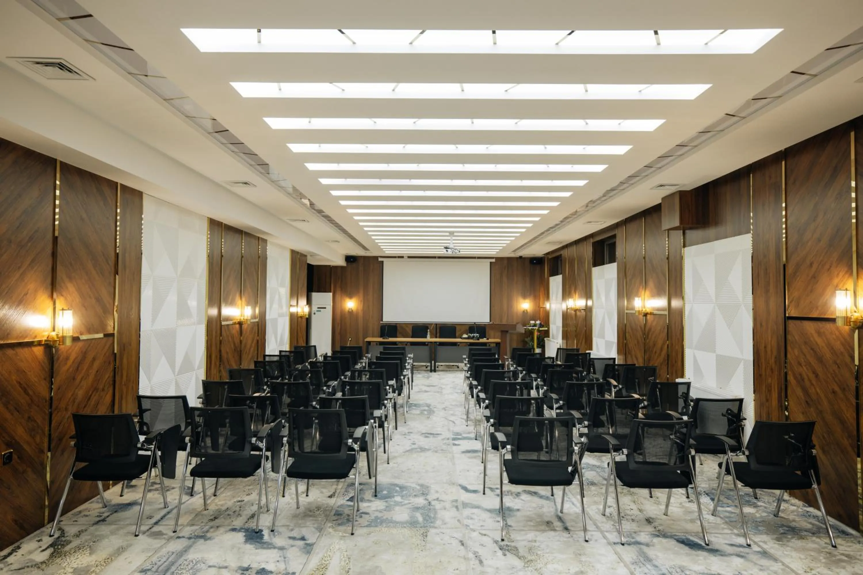 Meeting/conference room in Kohinur Plaza