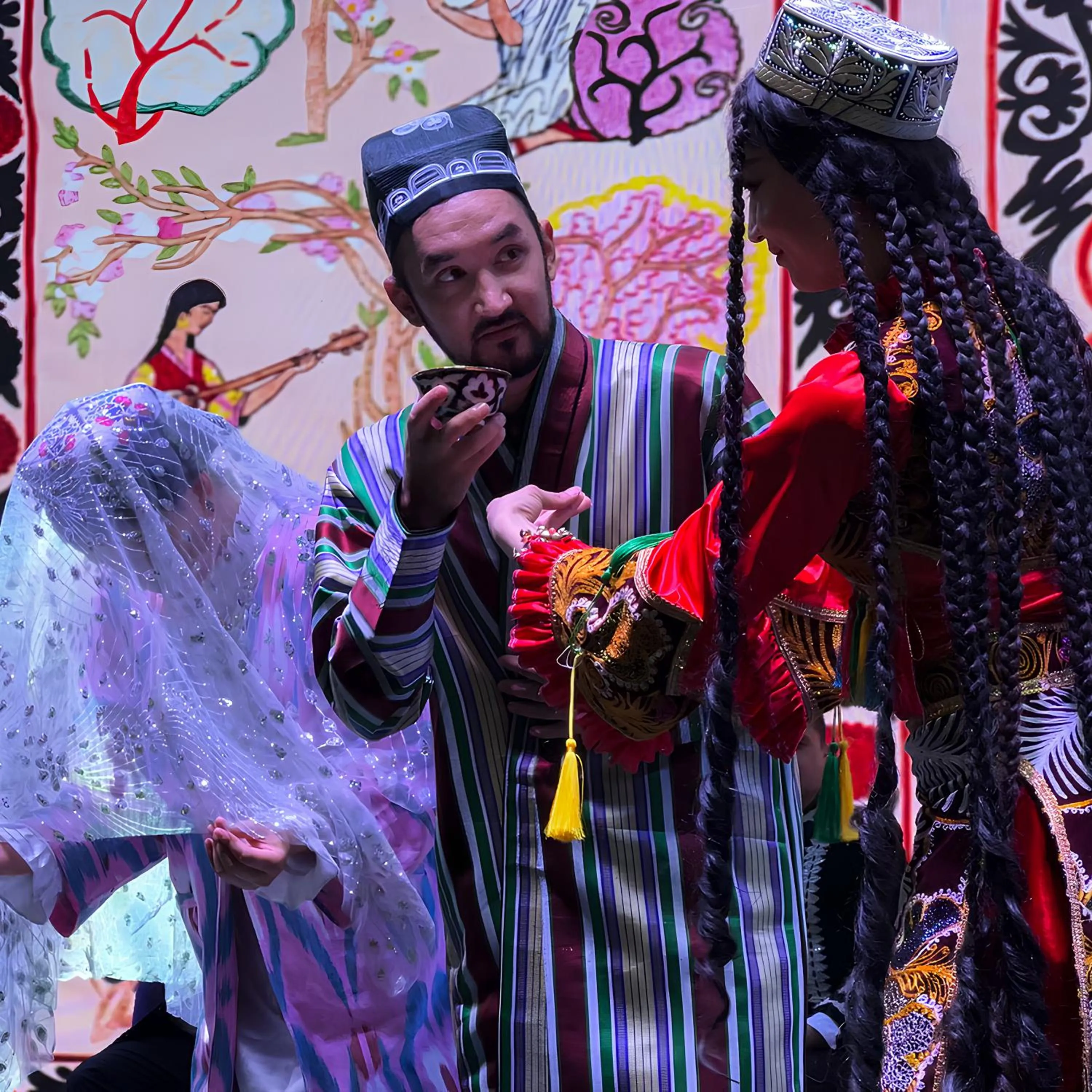 Evening entertainment in Kohinur Plaza