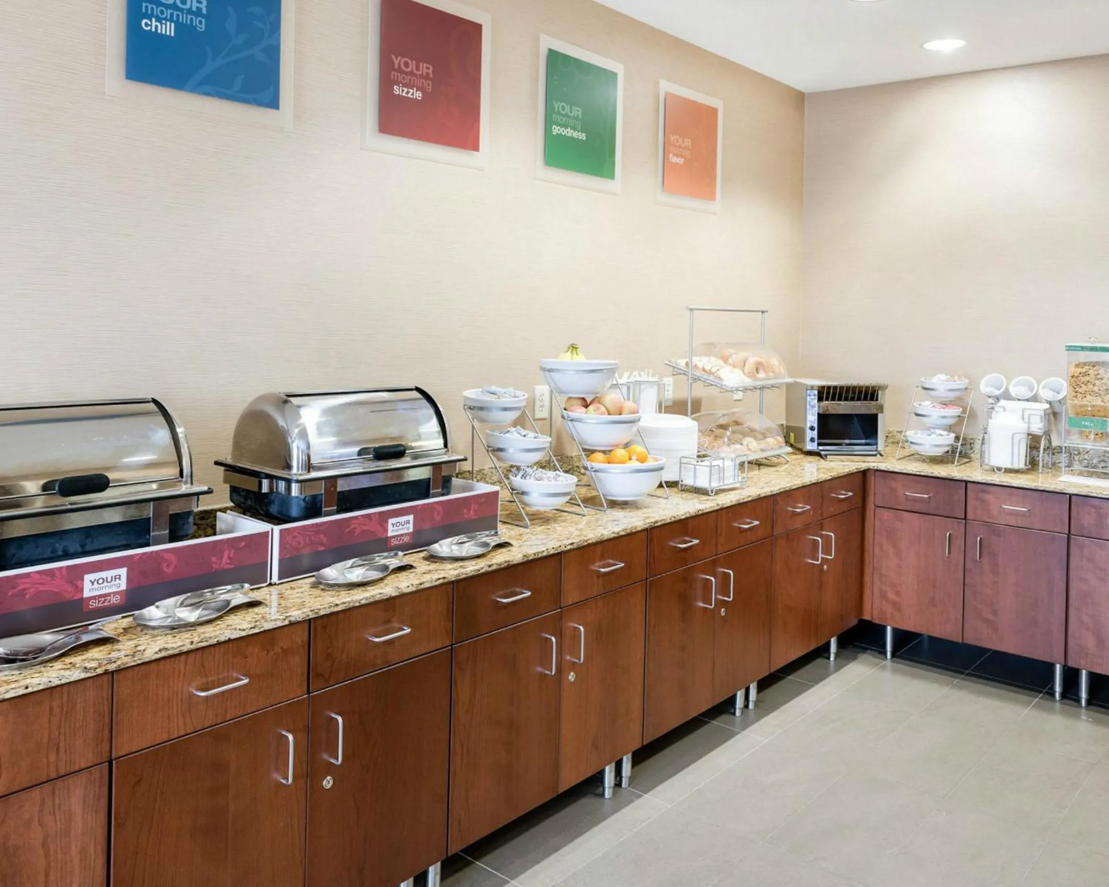 Continental breakfast in Comfort Inn & Suites West - Medical Center