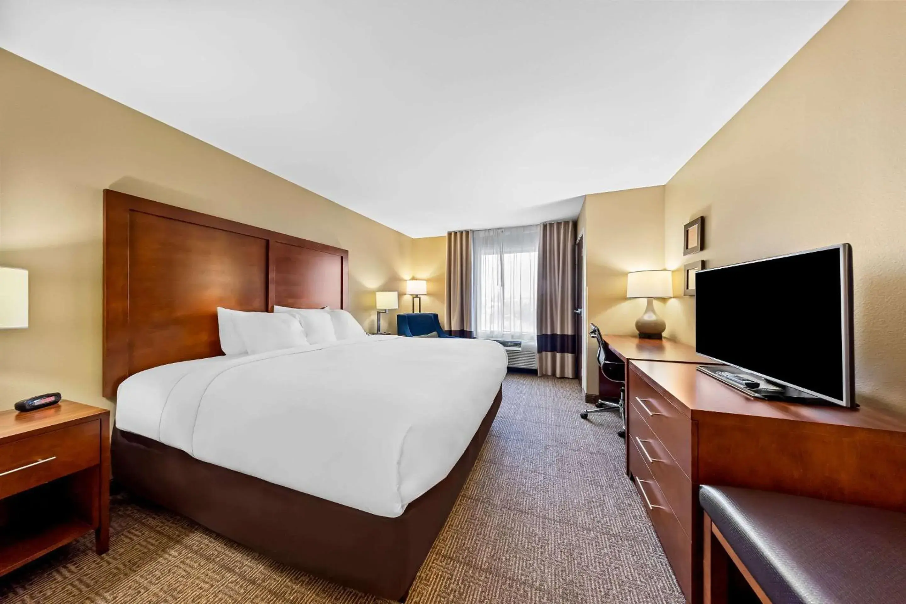 King Room - Non-Smoking in Comfort Inn & Suites West - Medical Center King Room - Non-Smoking in Comfort Inn & Suites West - Medical Center