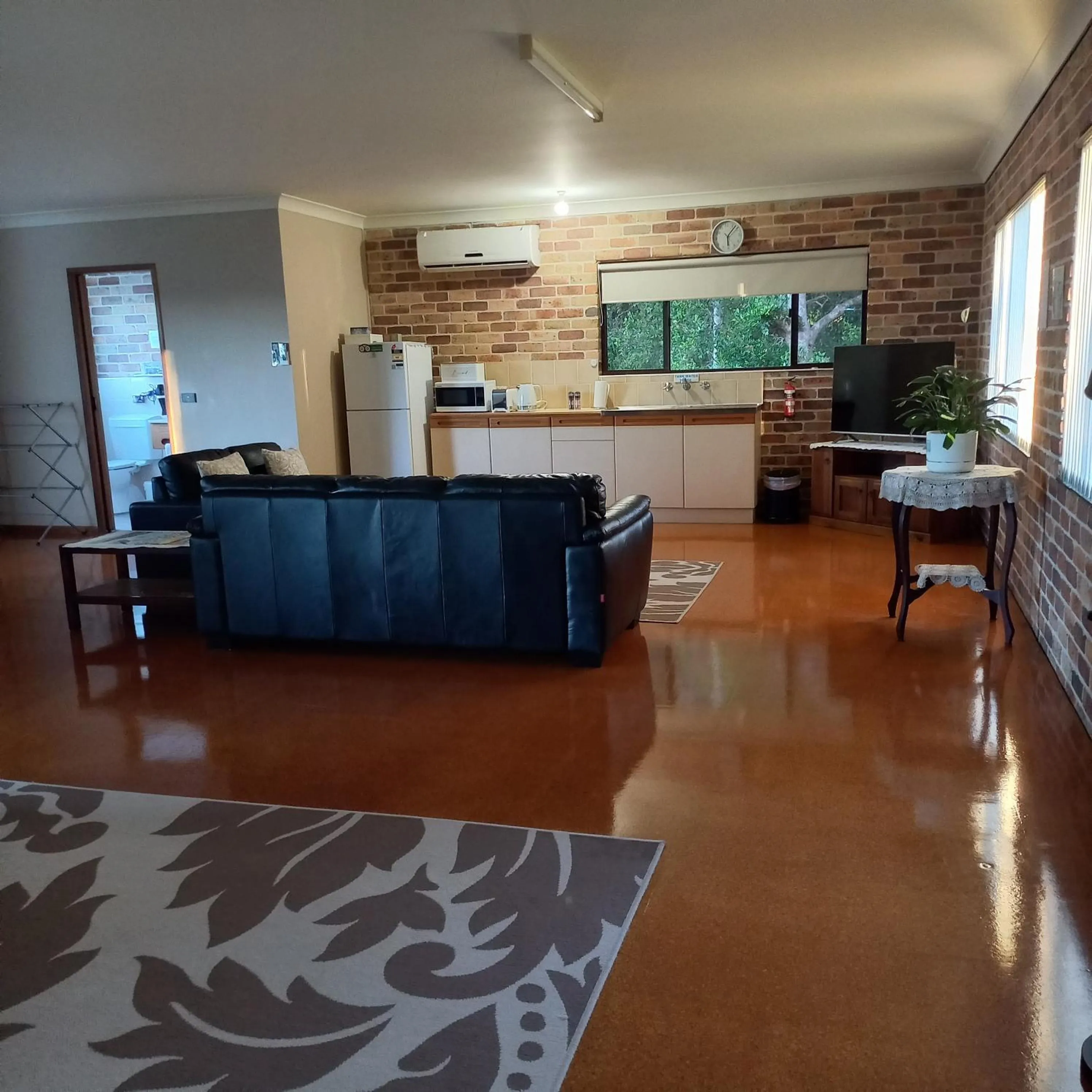 Lounge or bar in Emerald Tropical Palms B & B