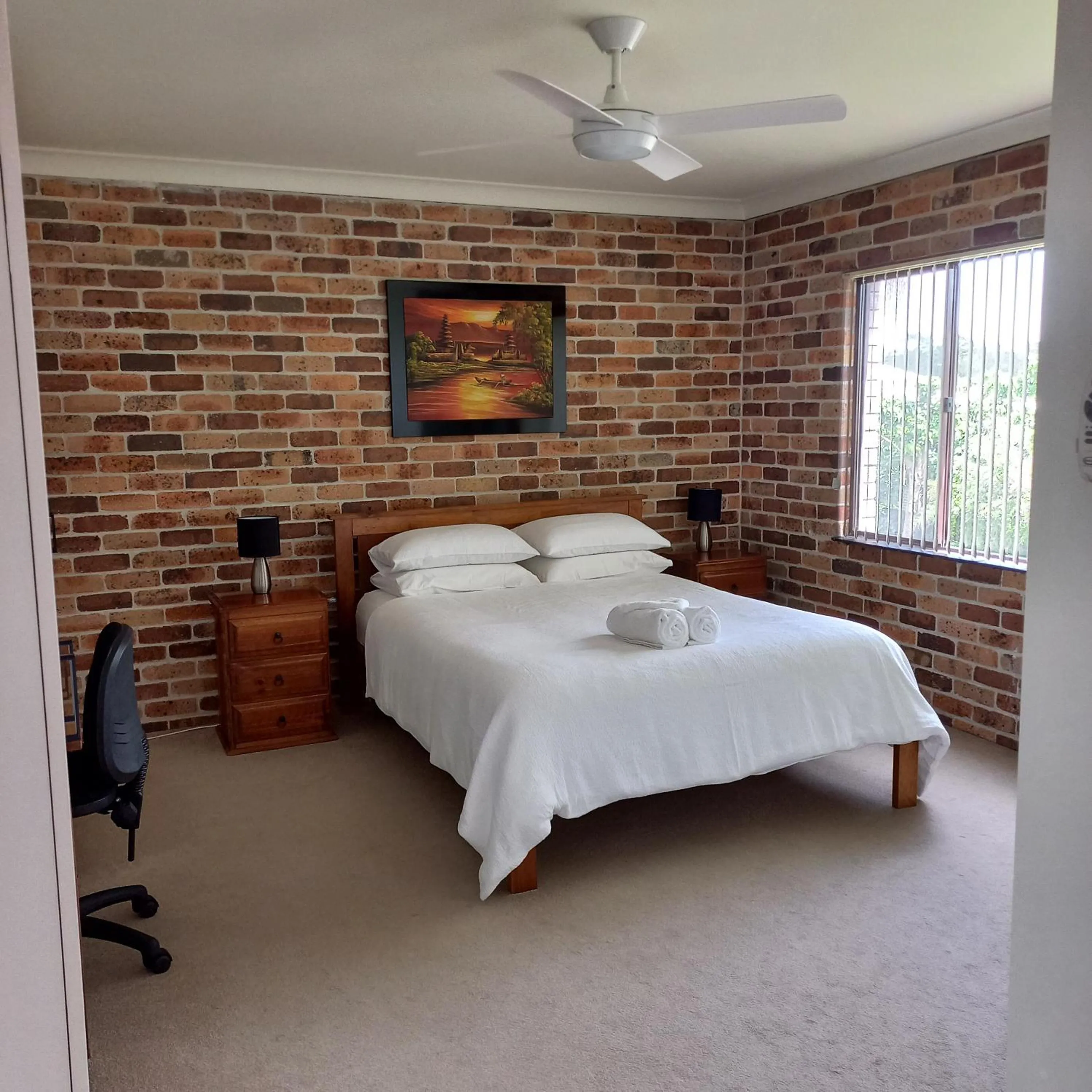 Bedroom, Bed in Emerald Tropical Palms B & B