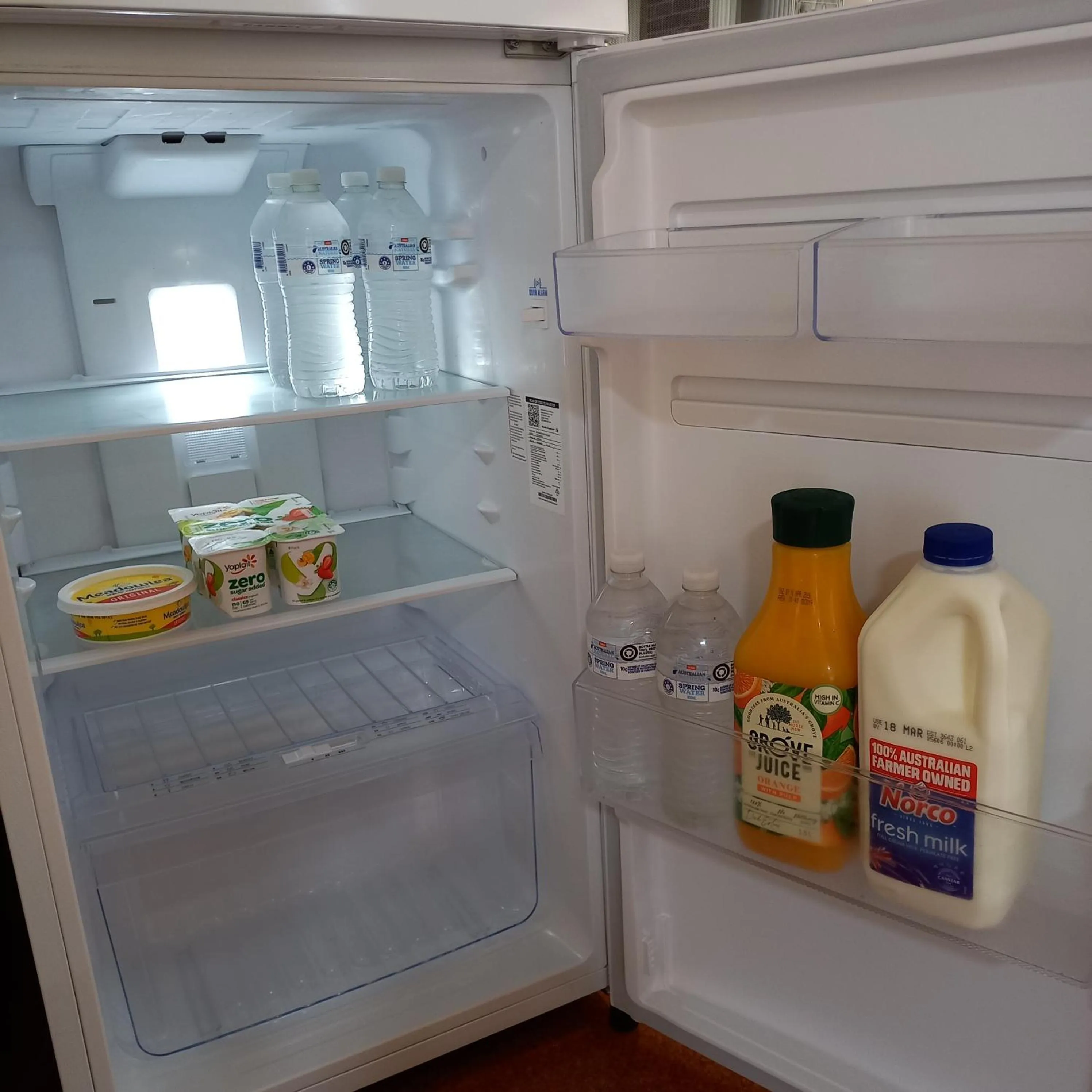 Breakfast in Emerald Tropical Palms B & B