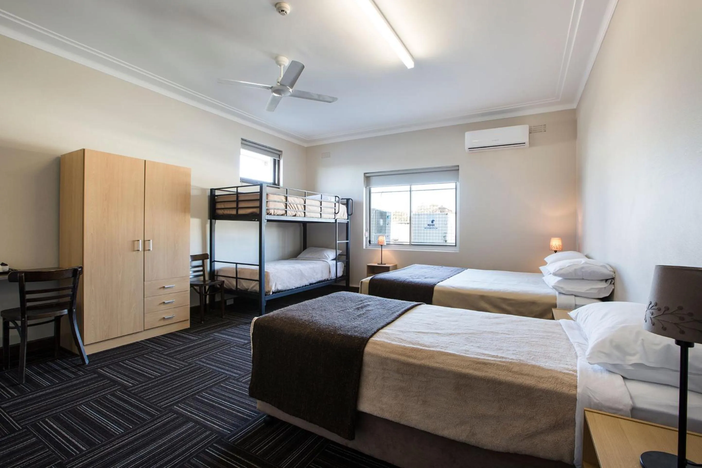 Photo of the whole room, Bed in Toongabbie Hotel