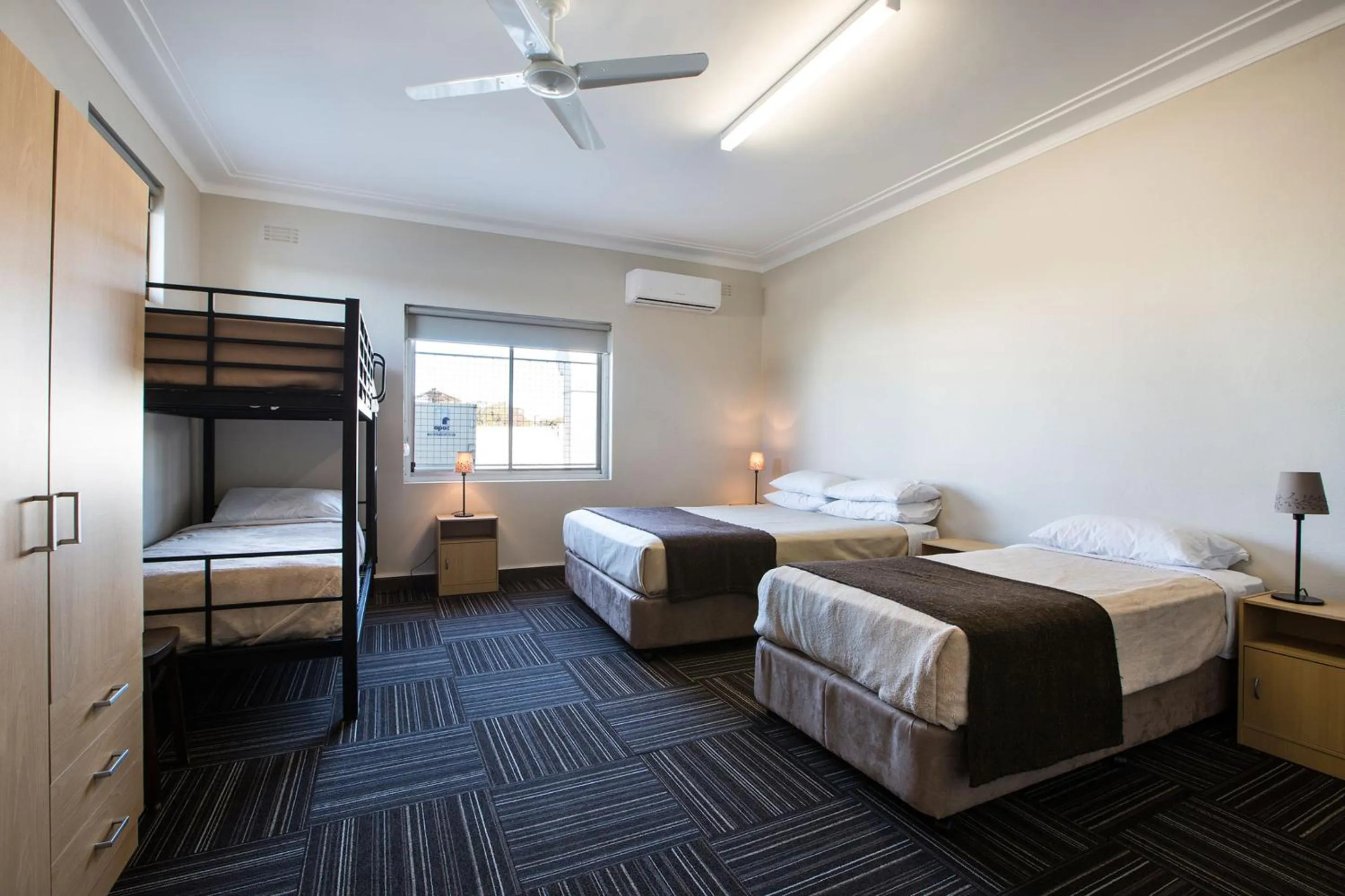 Photo of the whole room, Bed in Toongabbie Hotel
