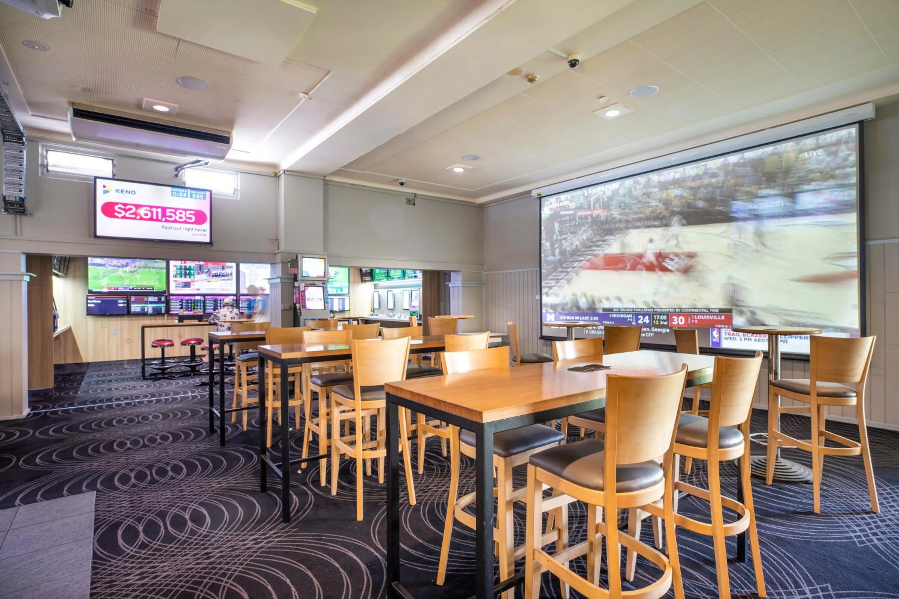 Lounge or bar in Nightcap at the Charles Hotel