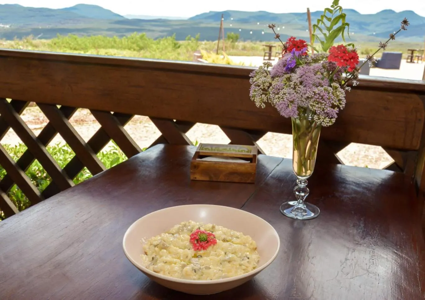 Restaurant/places to eat in Casarão Alpina