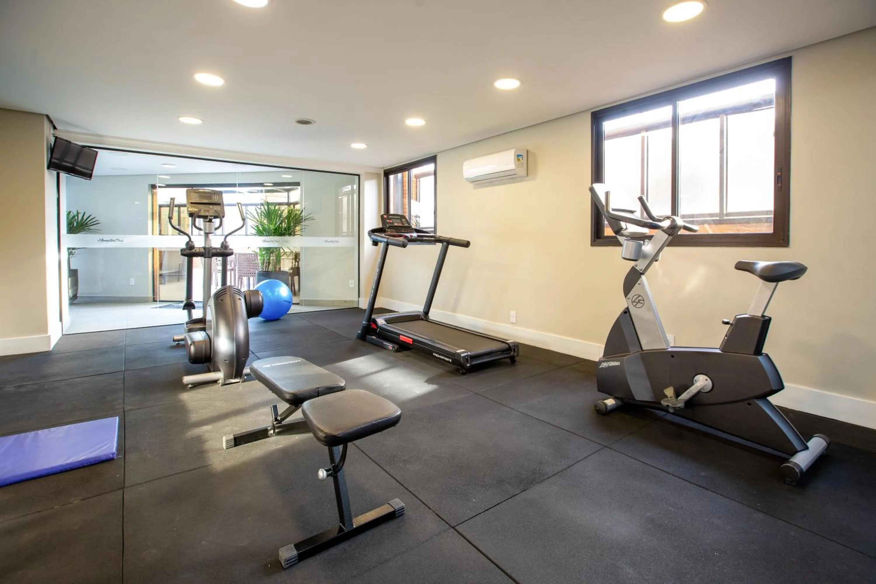 Fitness centre/facilities in Hampton Park São Paulo Jardins
