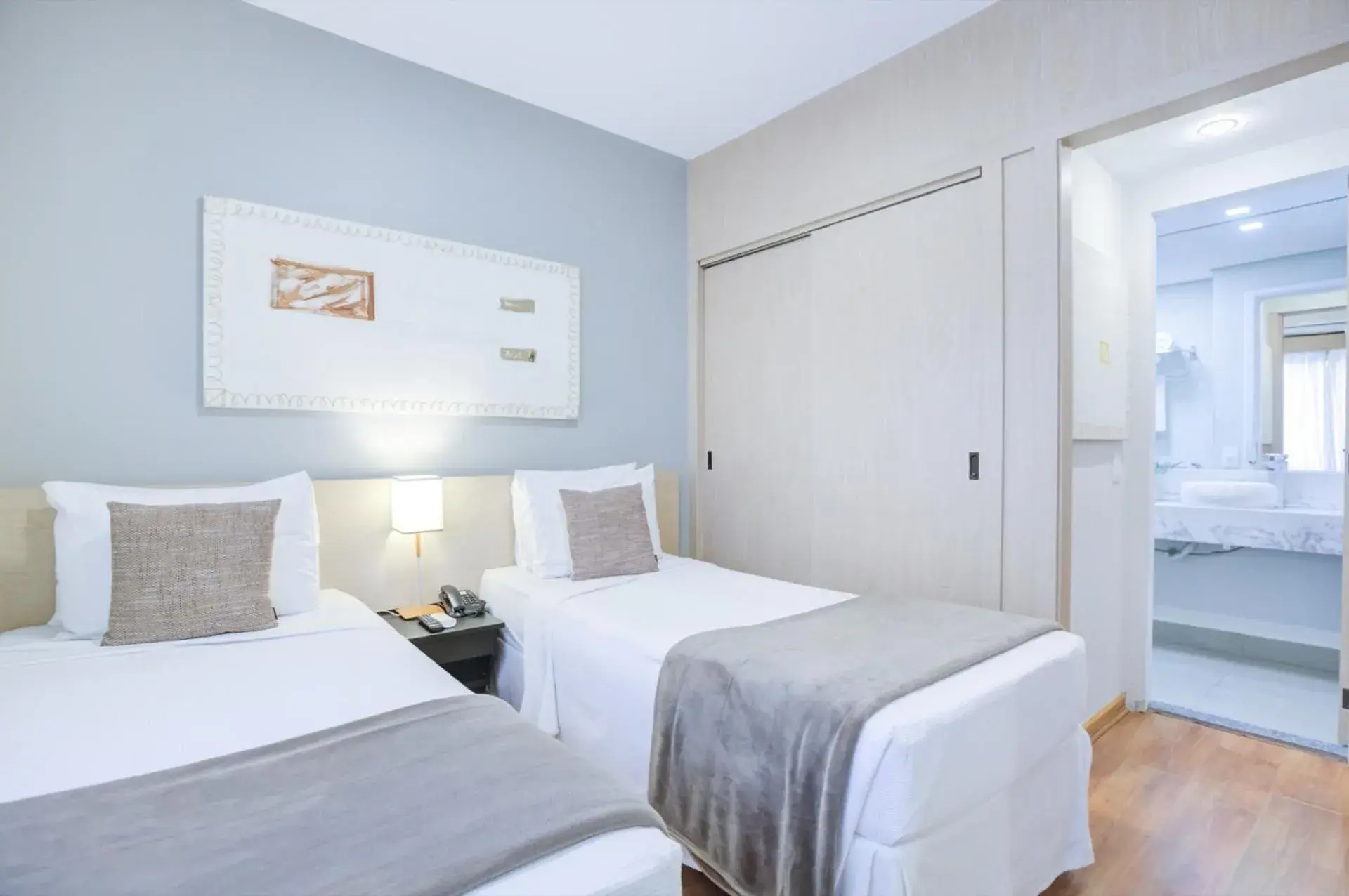 Deluxe Twin Room - single occupancy in Hampton Park São Paulo Jardins Deluxe Twin Room - single occupancy in Hampton Park São Paulo Jardins