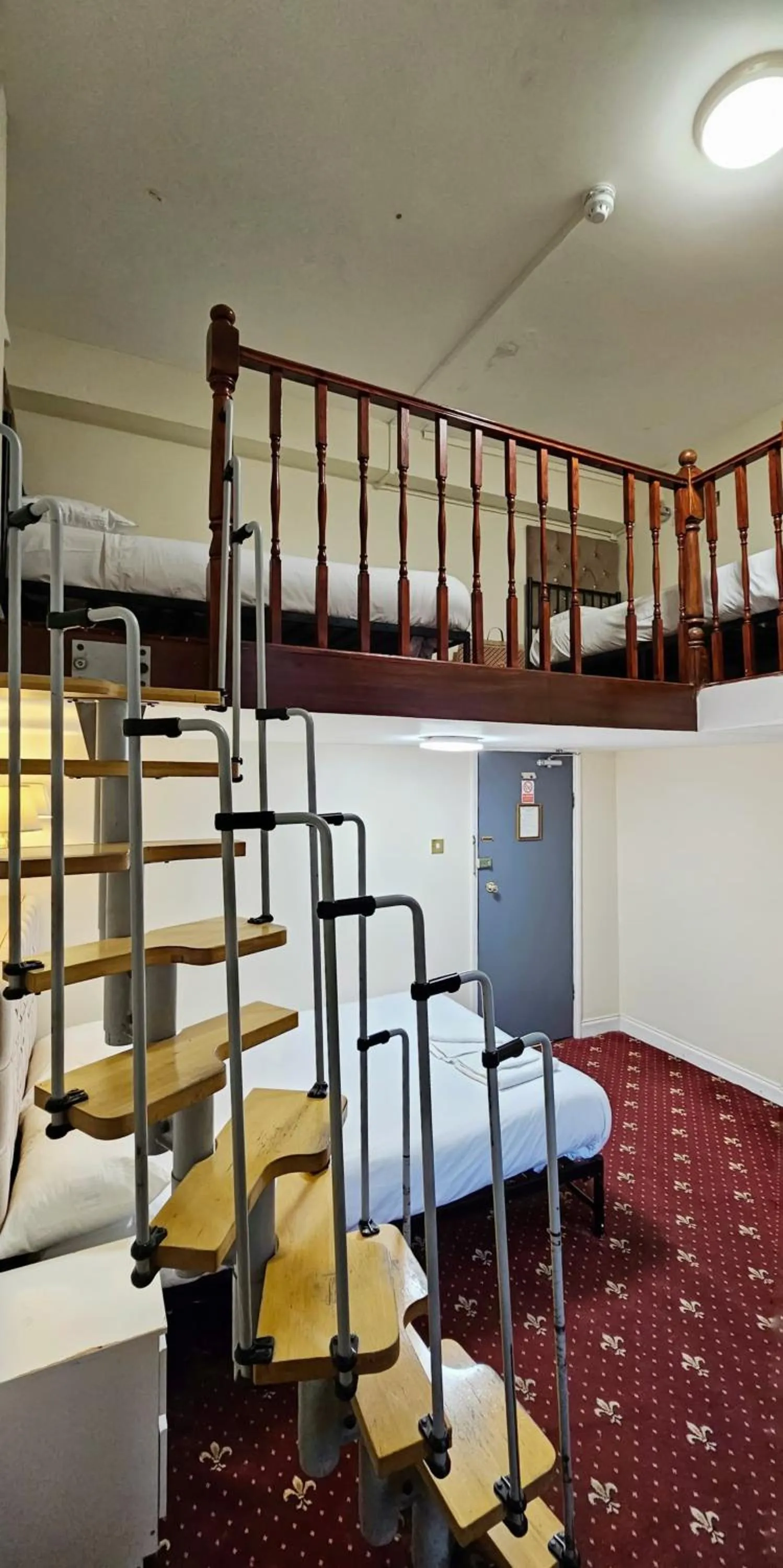 Hyde Park Court Hotel