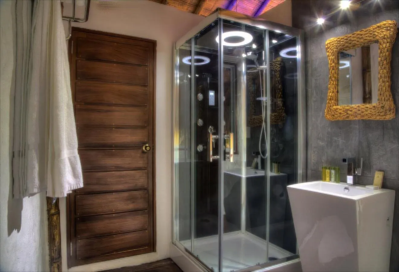 Shower in Villa Maria Tayrona, Jungle and Sea Experience