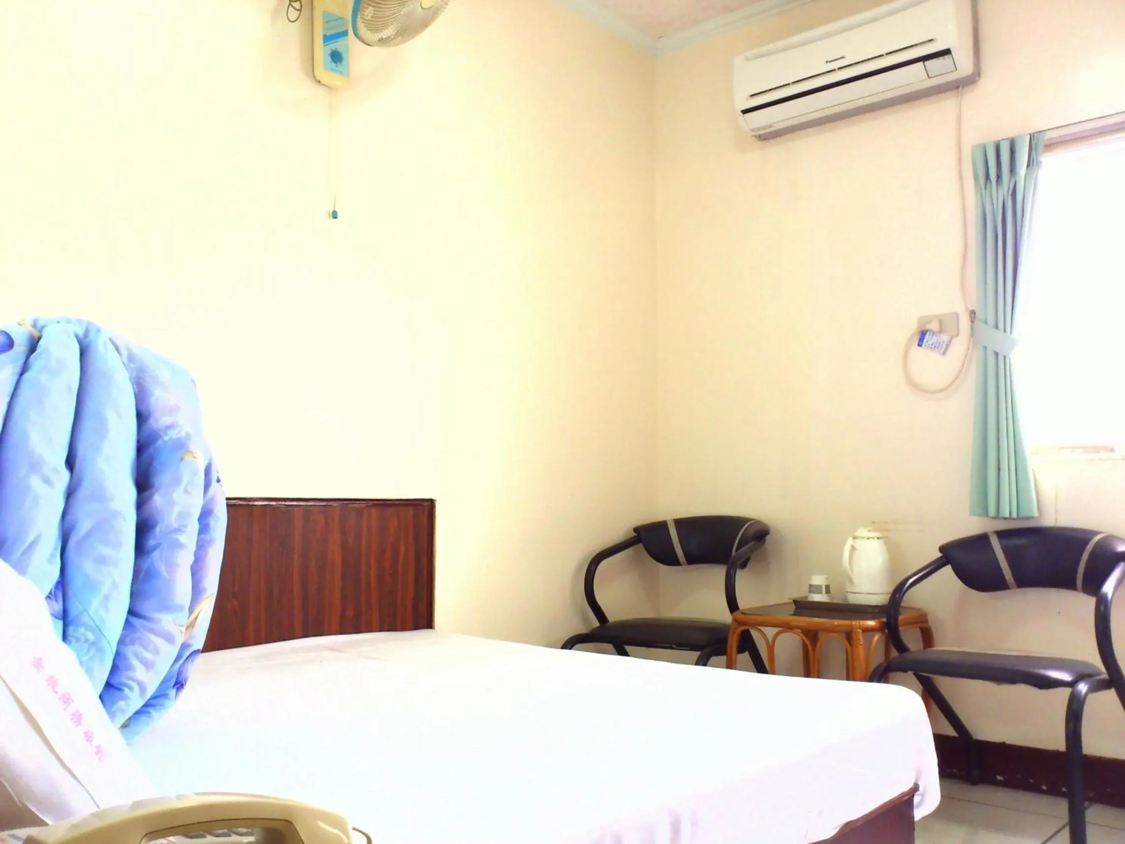 Bed in Jin Lon Hotel